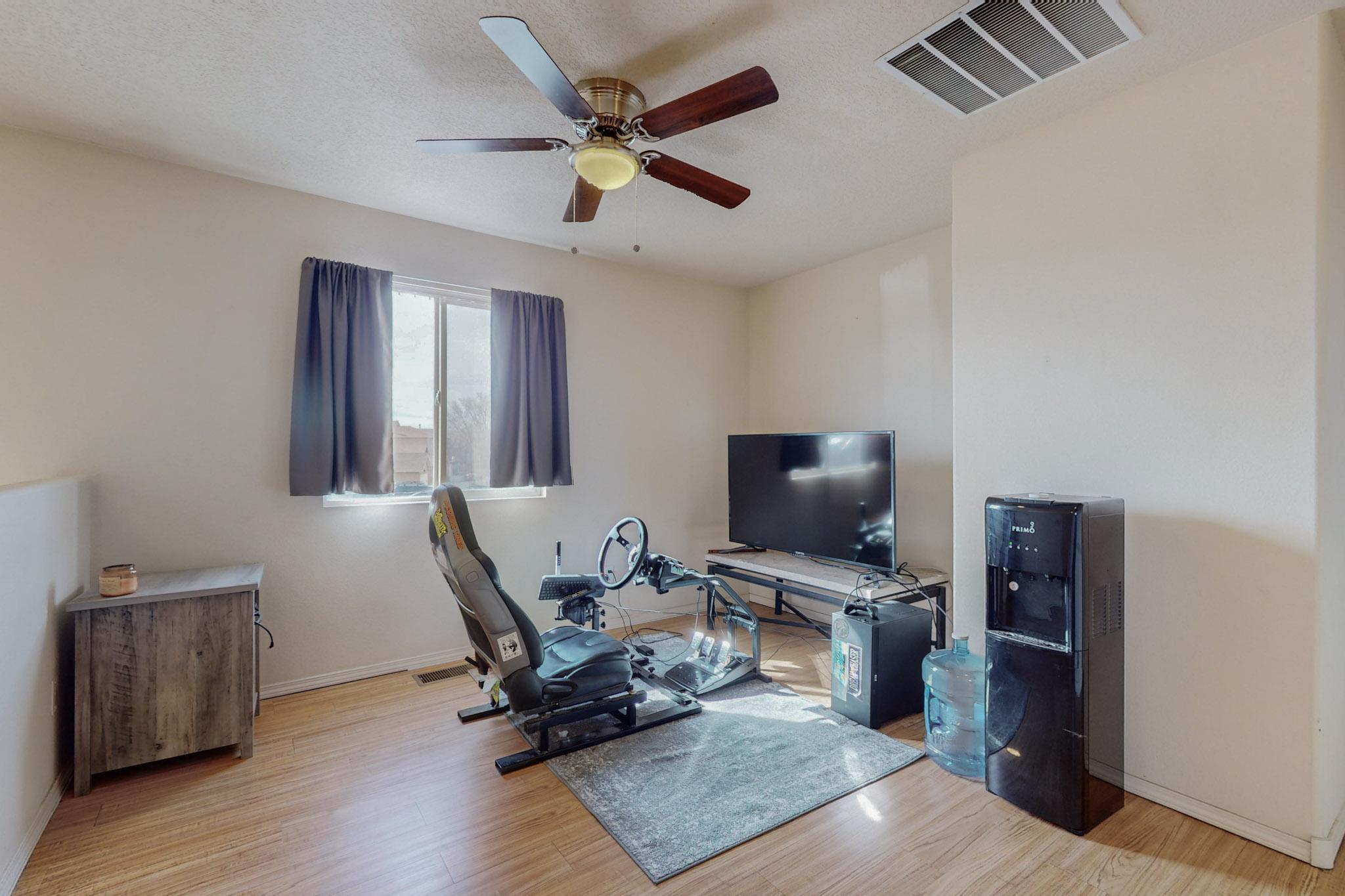 1040 Telstar Loop NW
