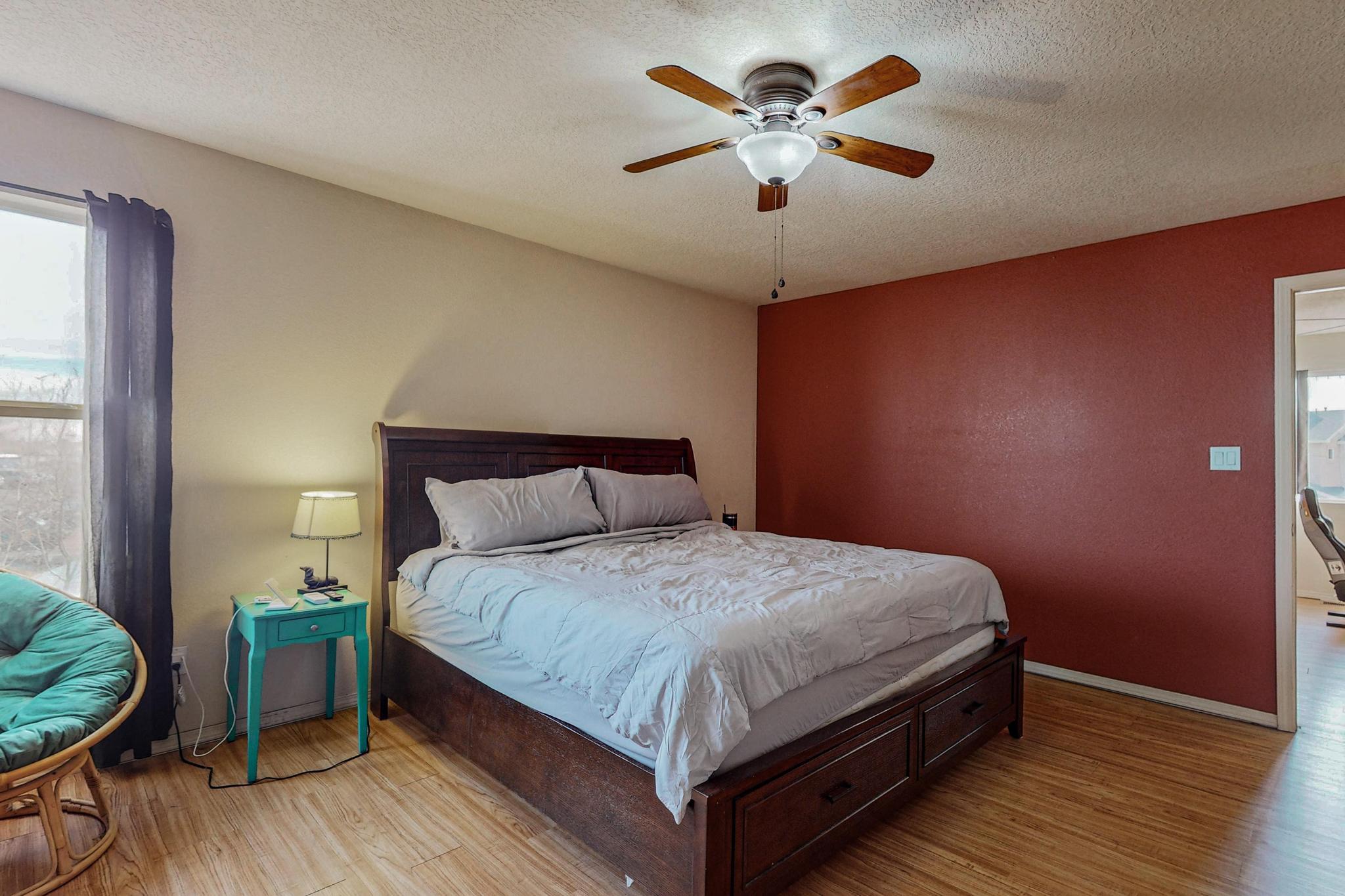 1040 Telstar Loop NW