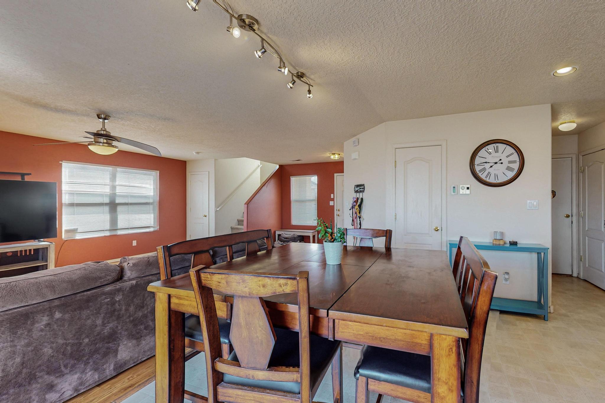 1040 Telstar Loop NW