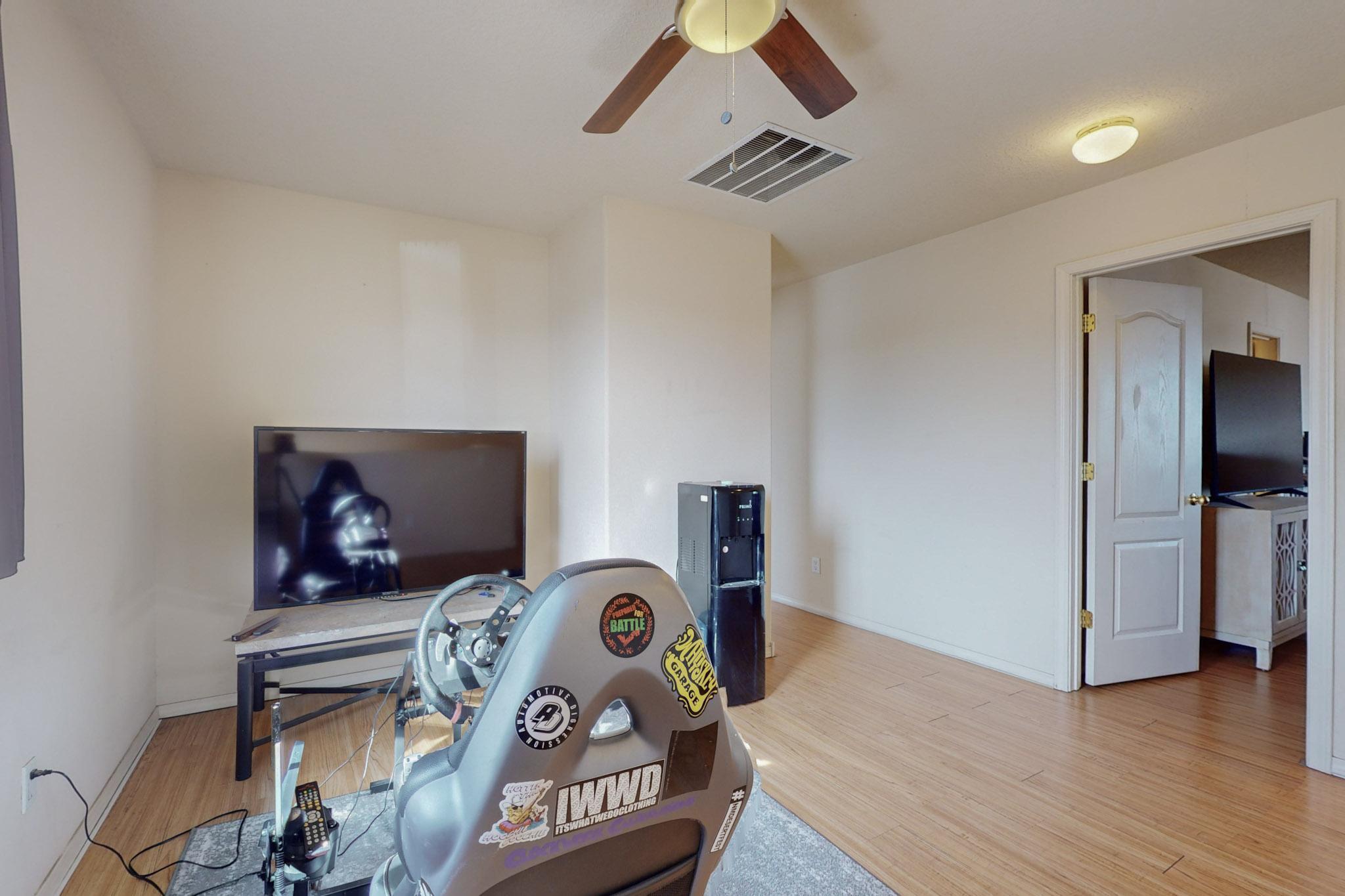 1040 Telstar Loop NW