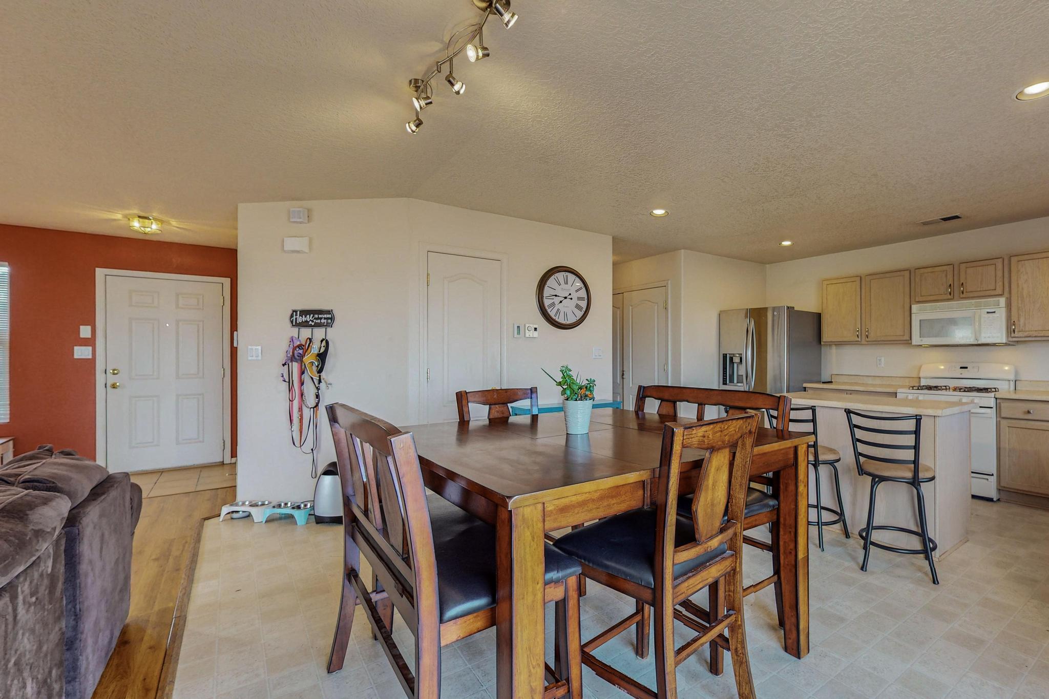 1040 Telstar Loop NW