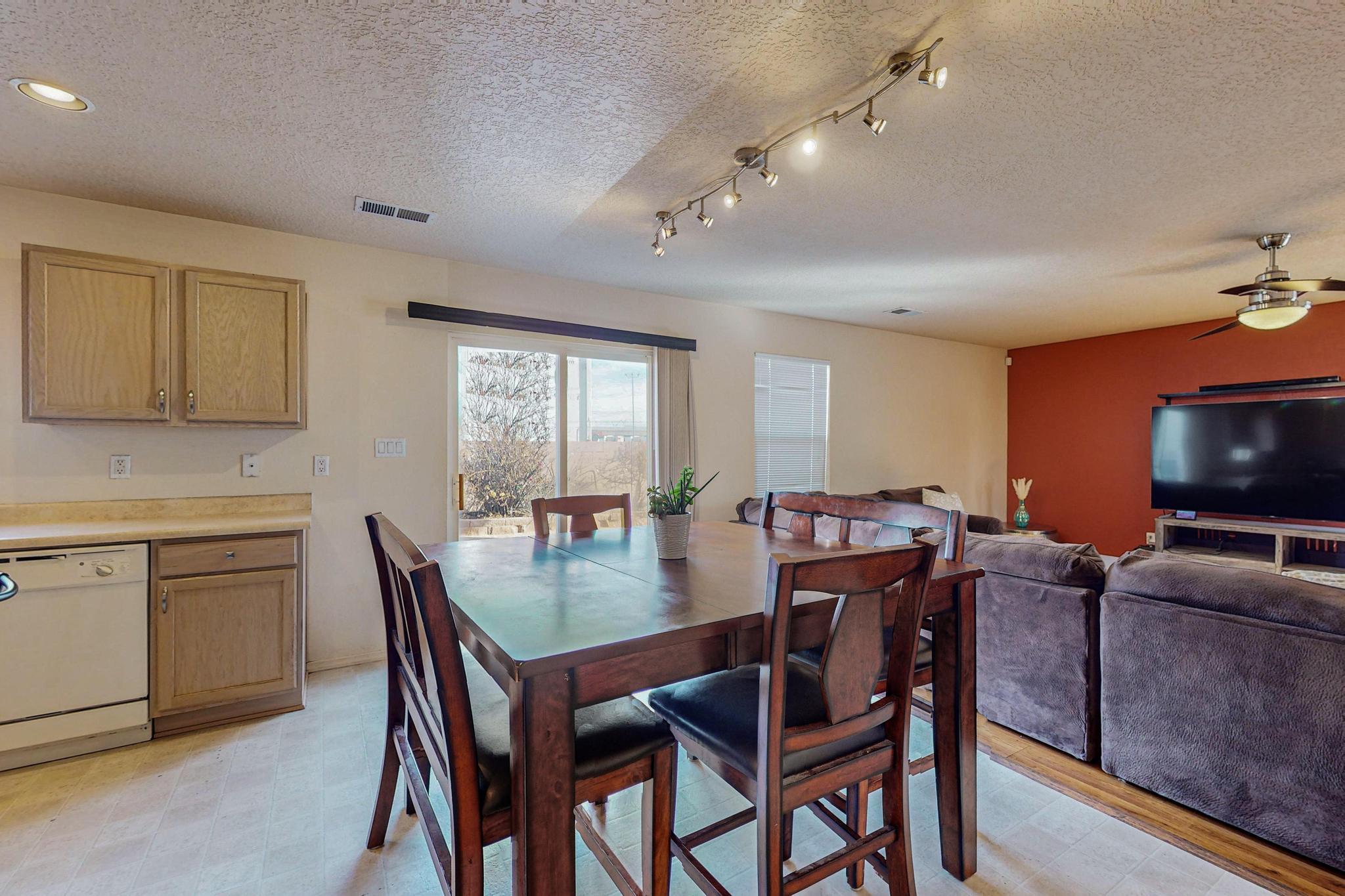 1040 Telstar Loop NW