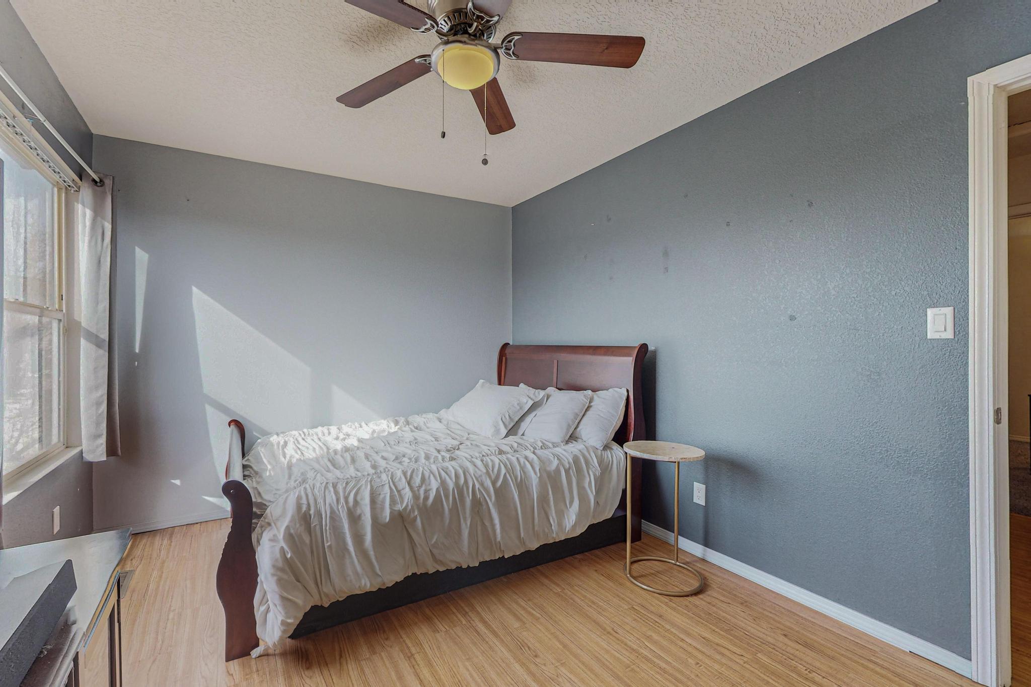 1040 Telstar Loop NW