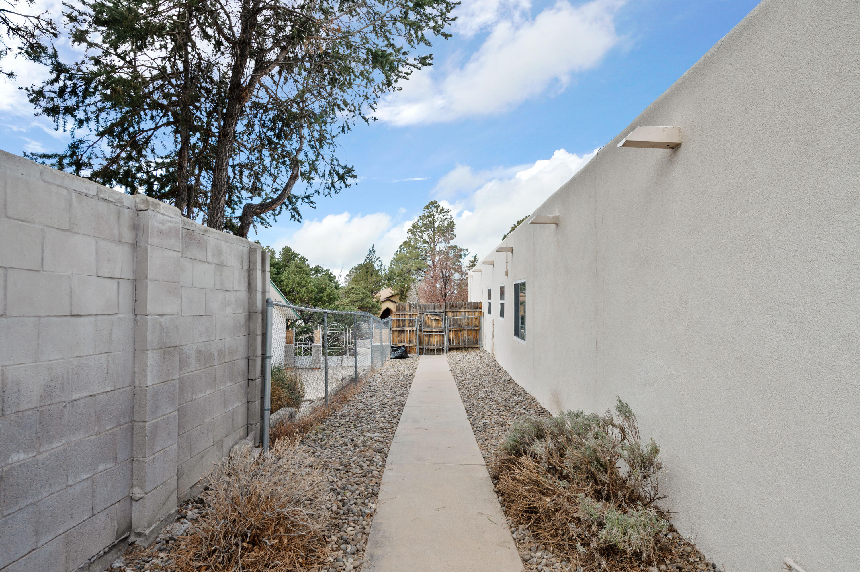 13226 Sunset Canyon Drive NE