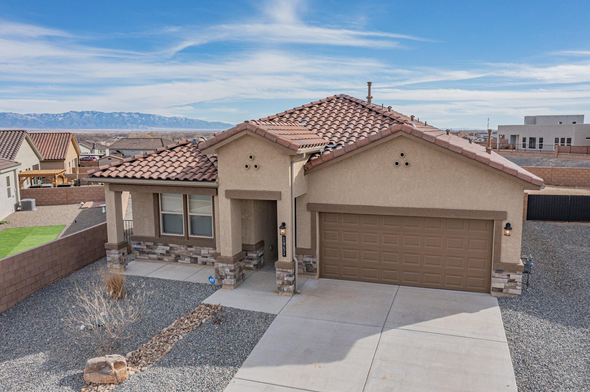 1951 Tesoro Loop NW