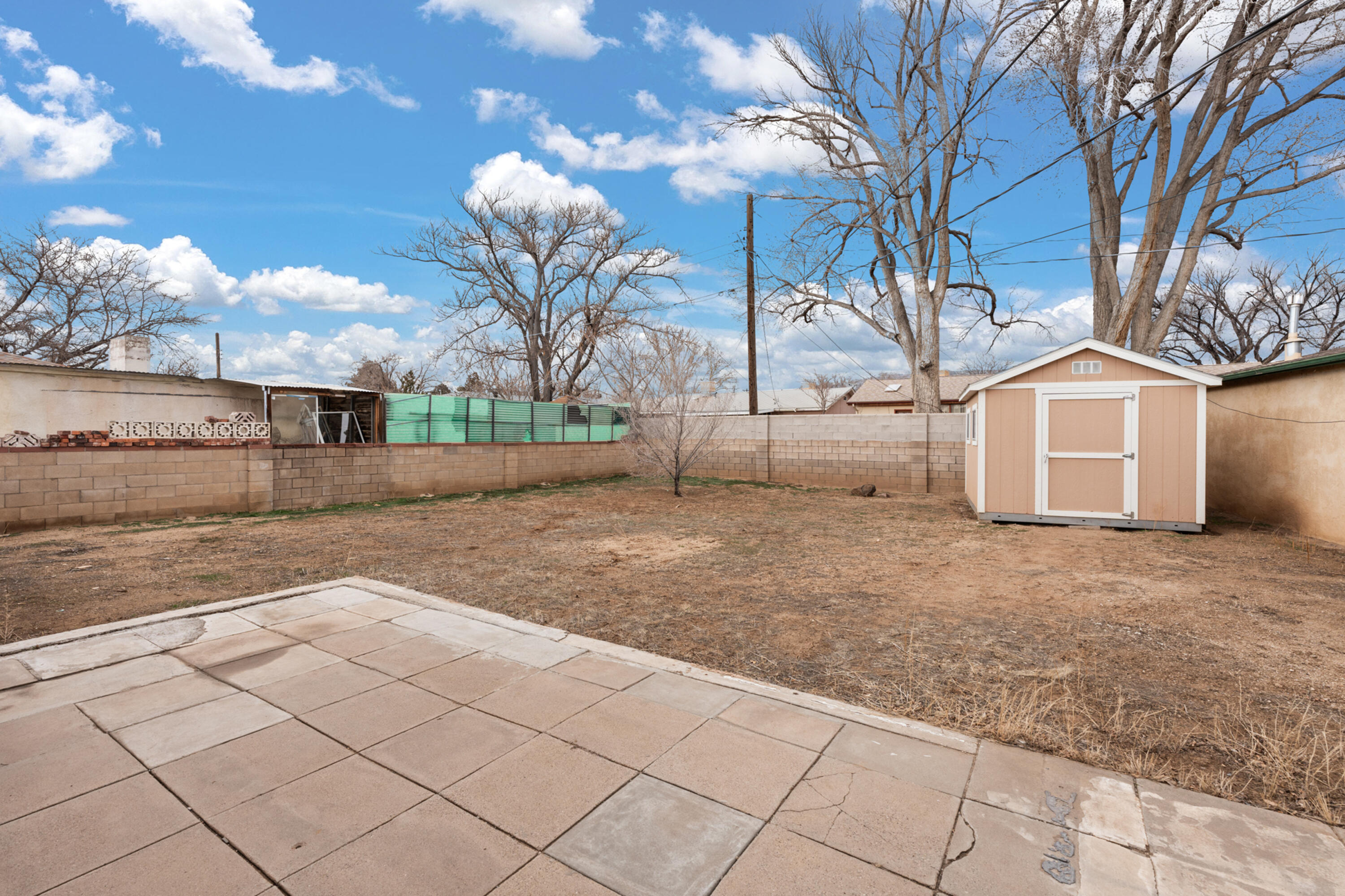 1012 Field Drive NE