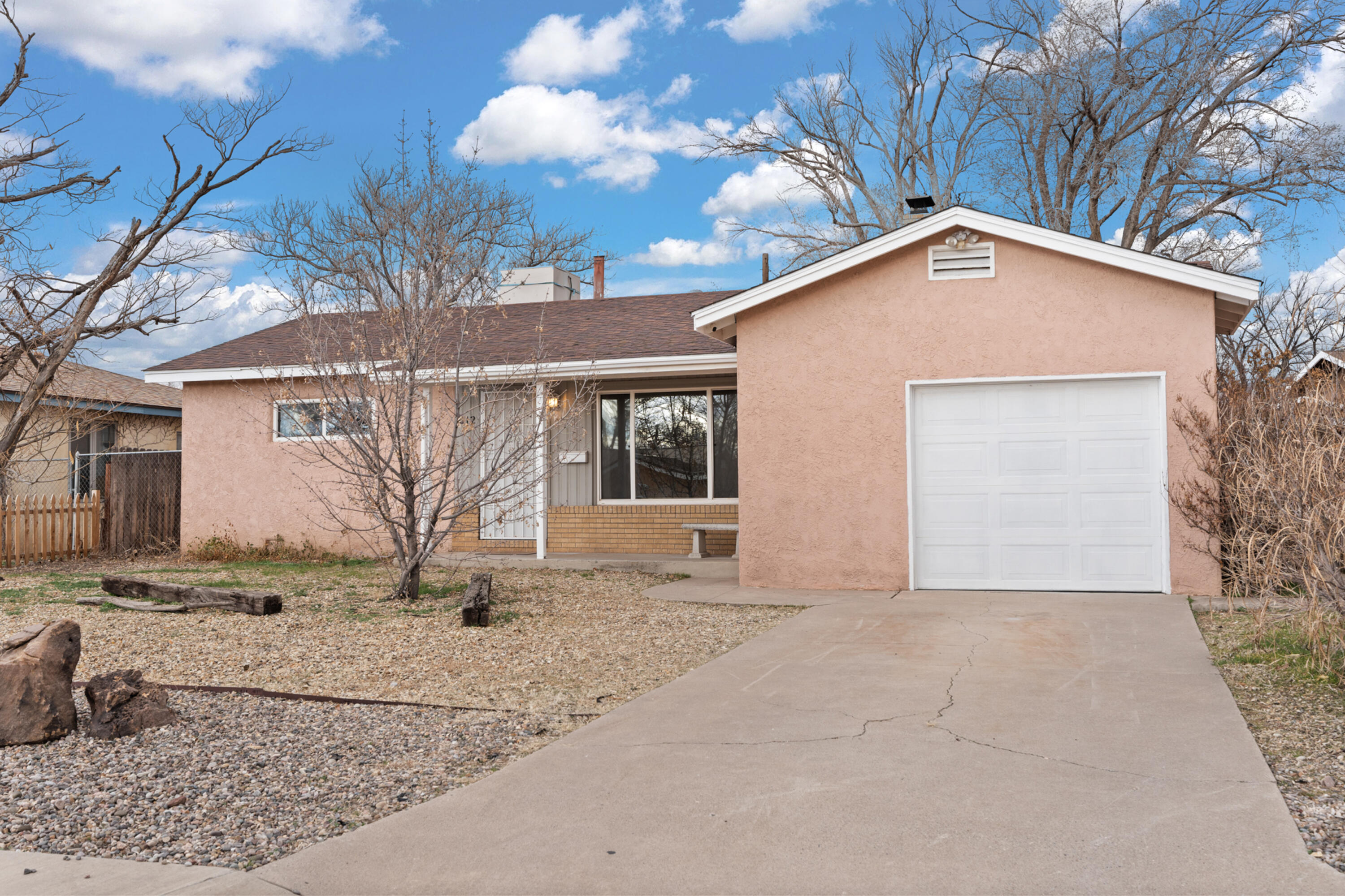 1012 Field Drive NE