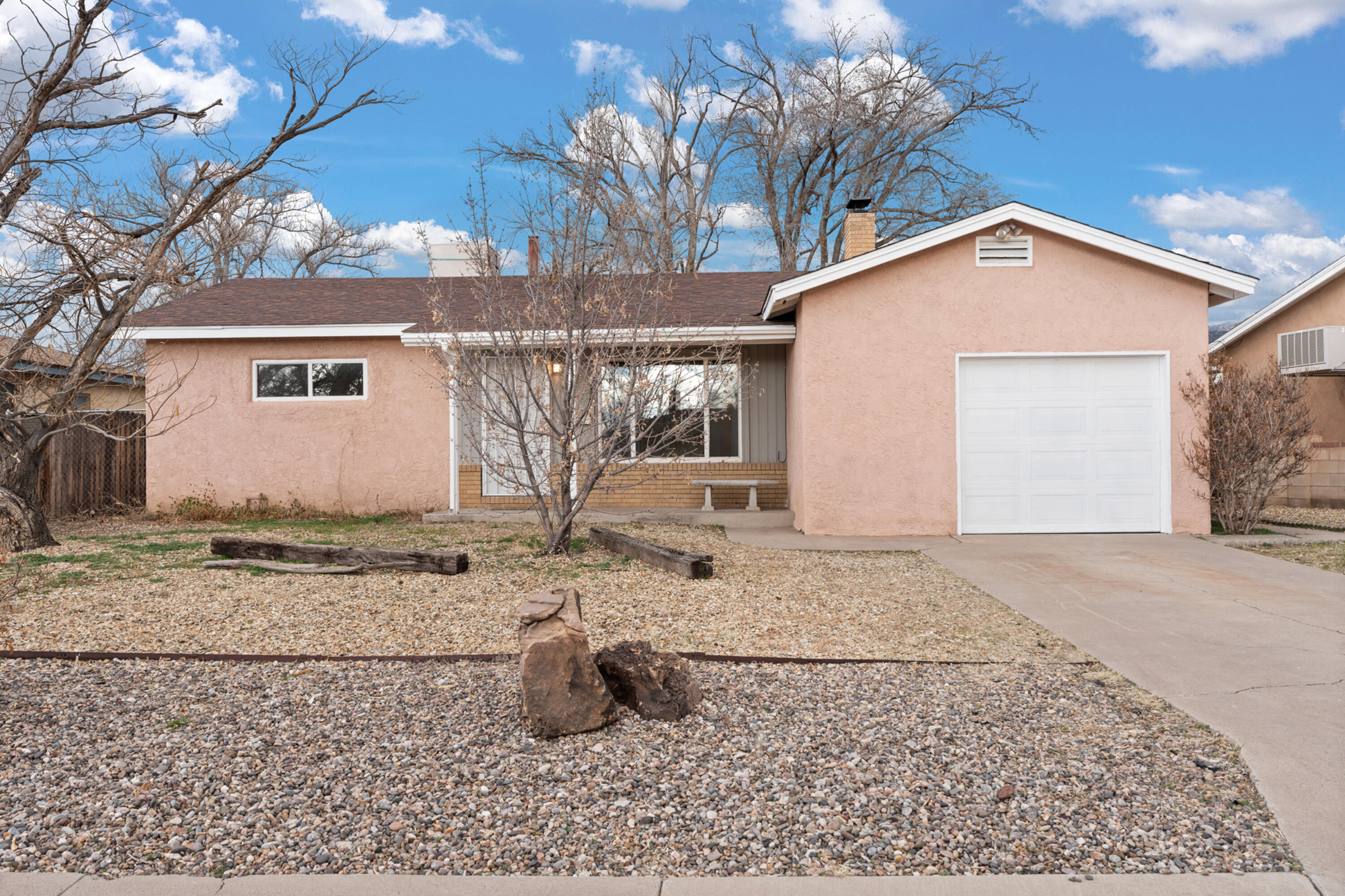 1012 Field Drive NE