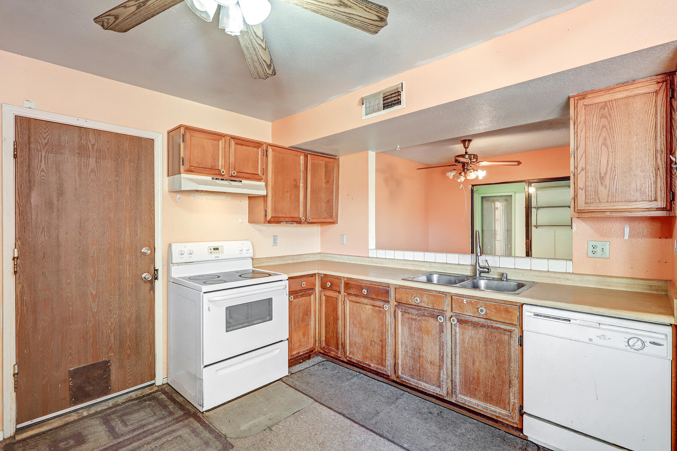811 Orchid Drive SW