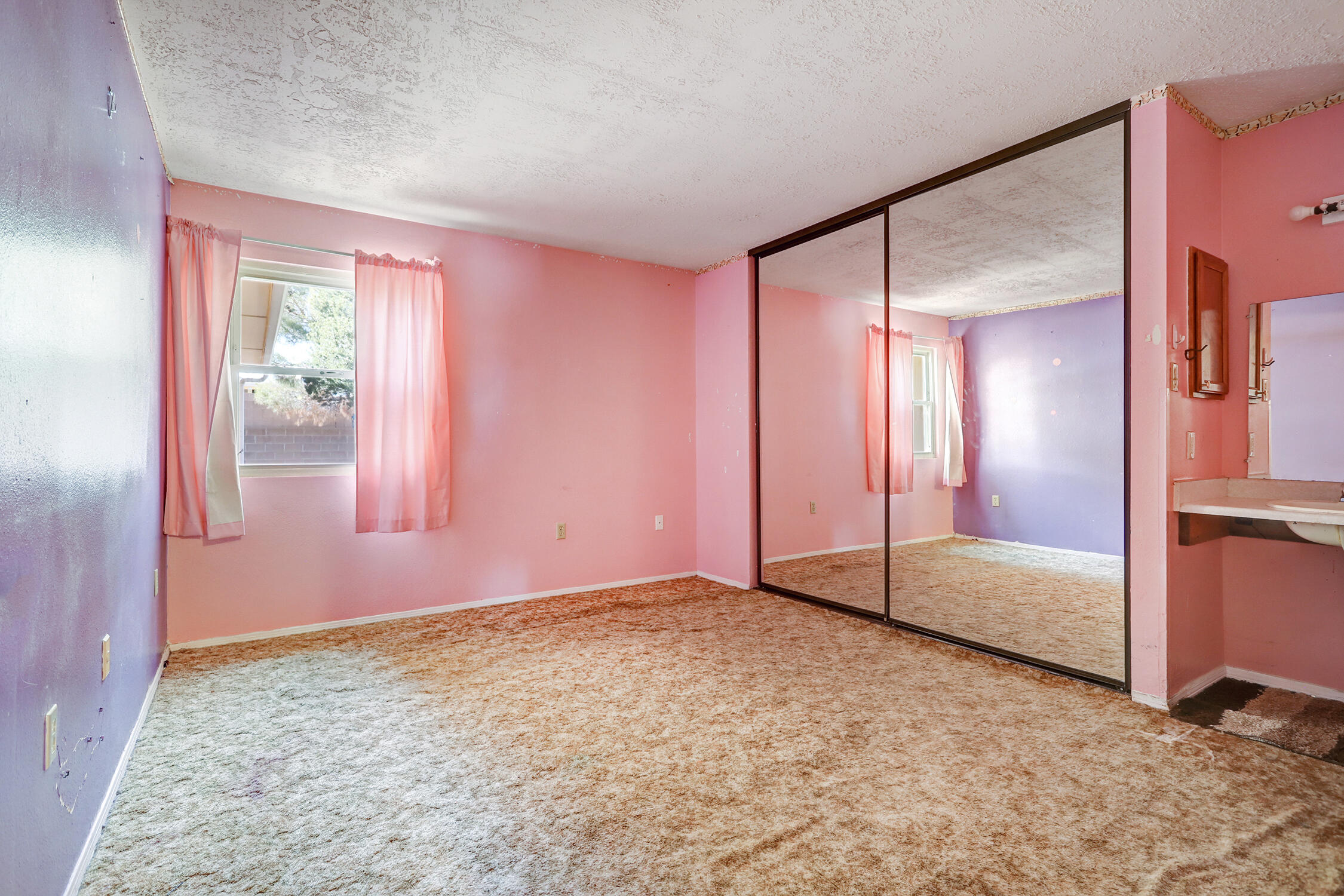 811 Orchid Drive SW