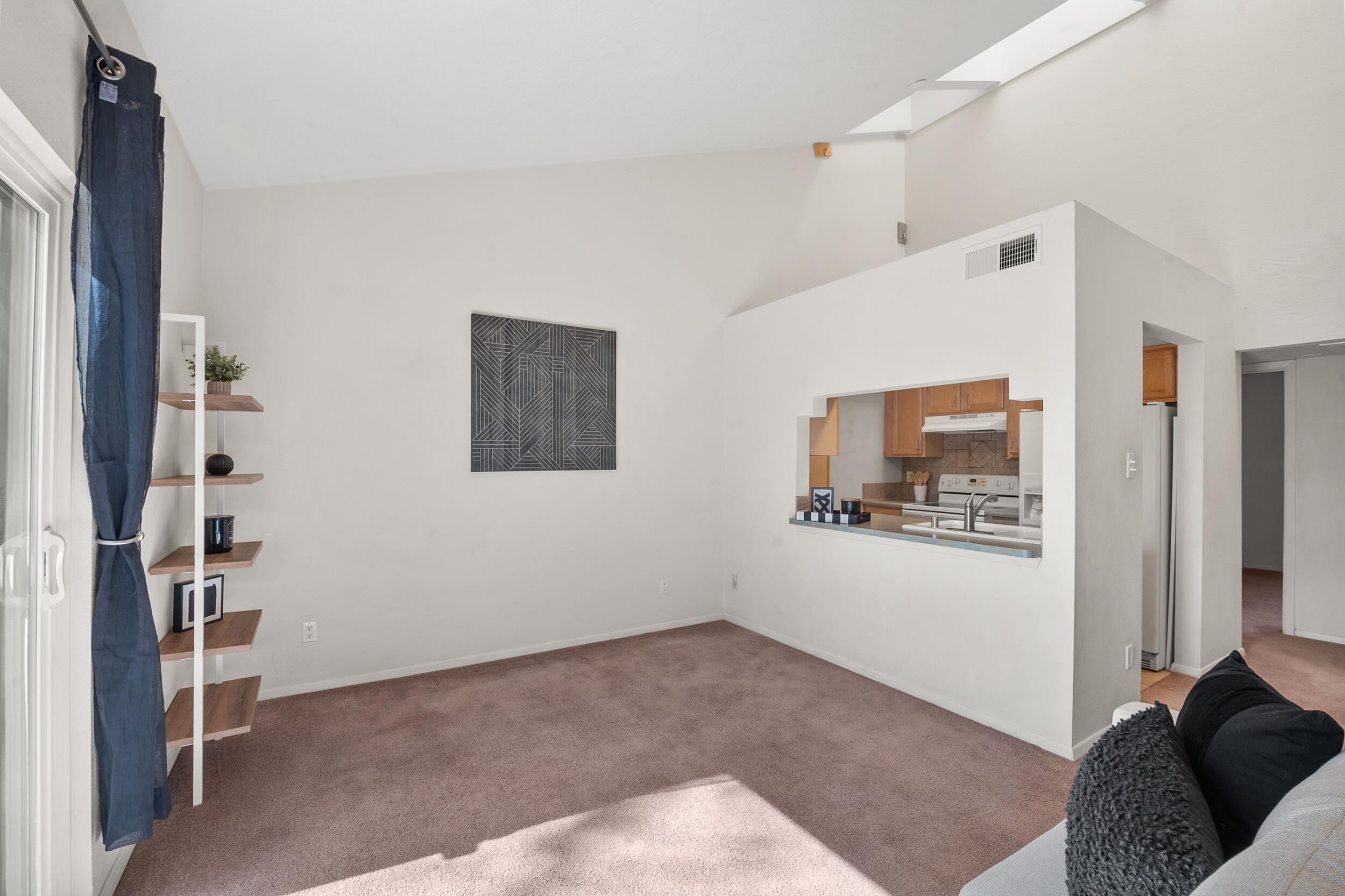 13146 Candelaria Road NE