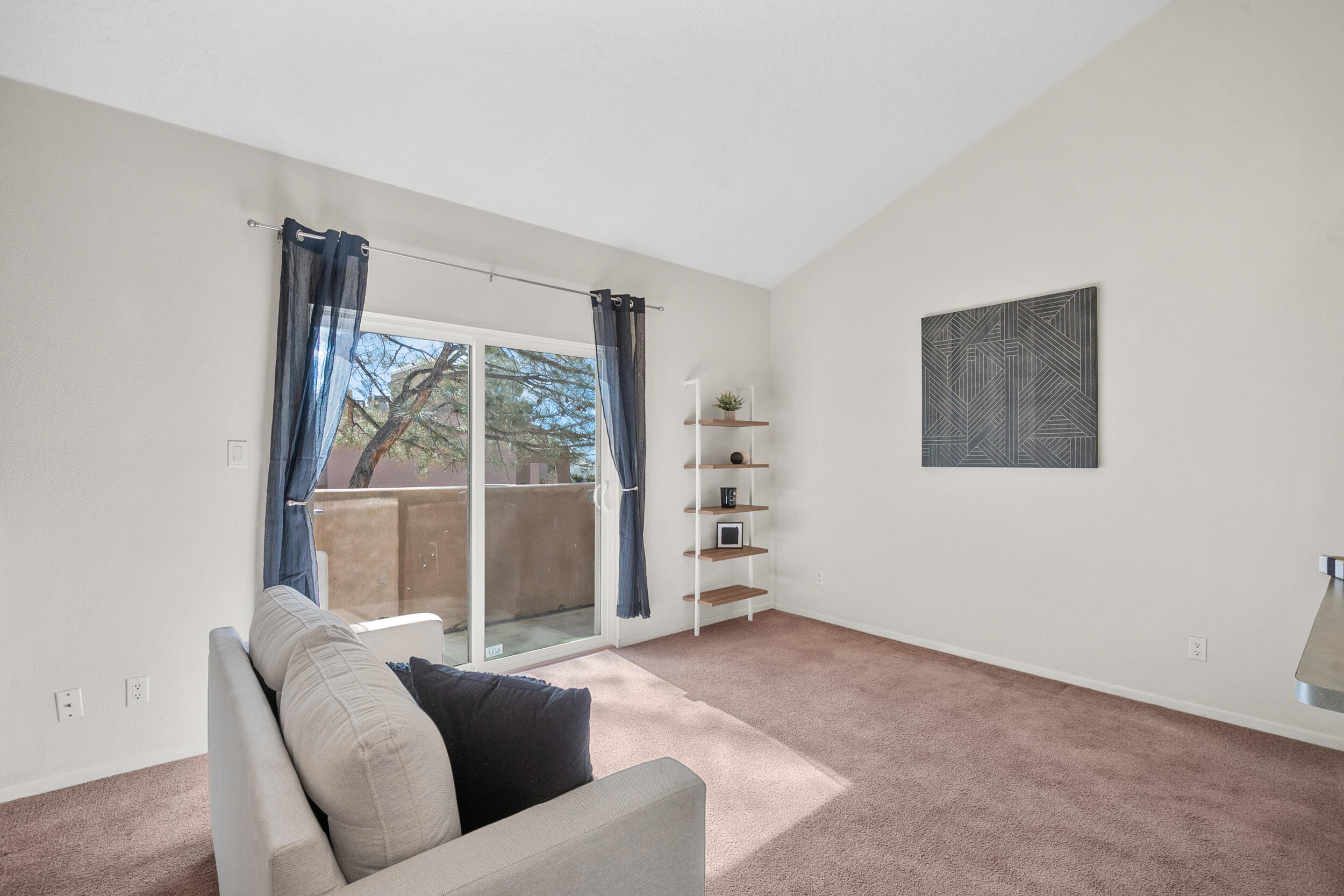 13146 Candelaria Road NE