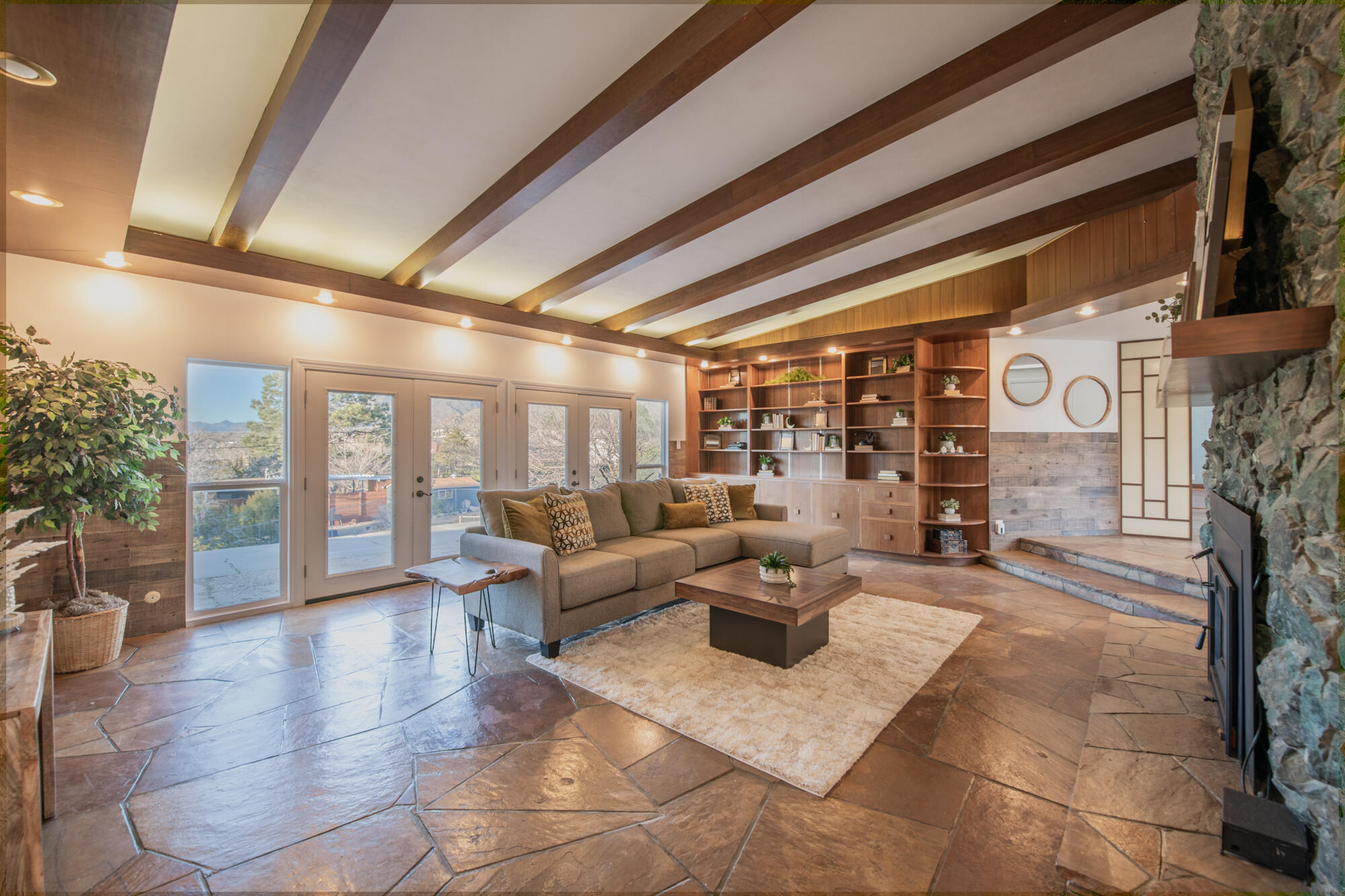 1004 Stagecoach Road SE