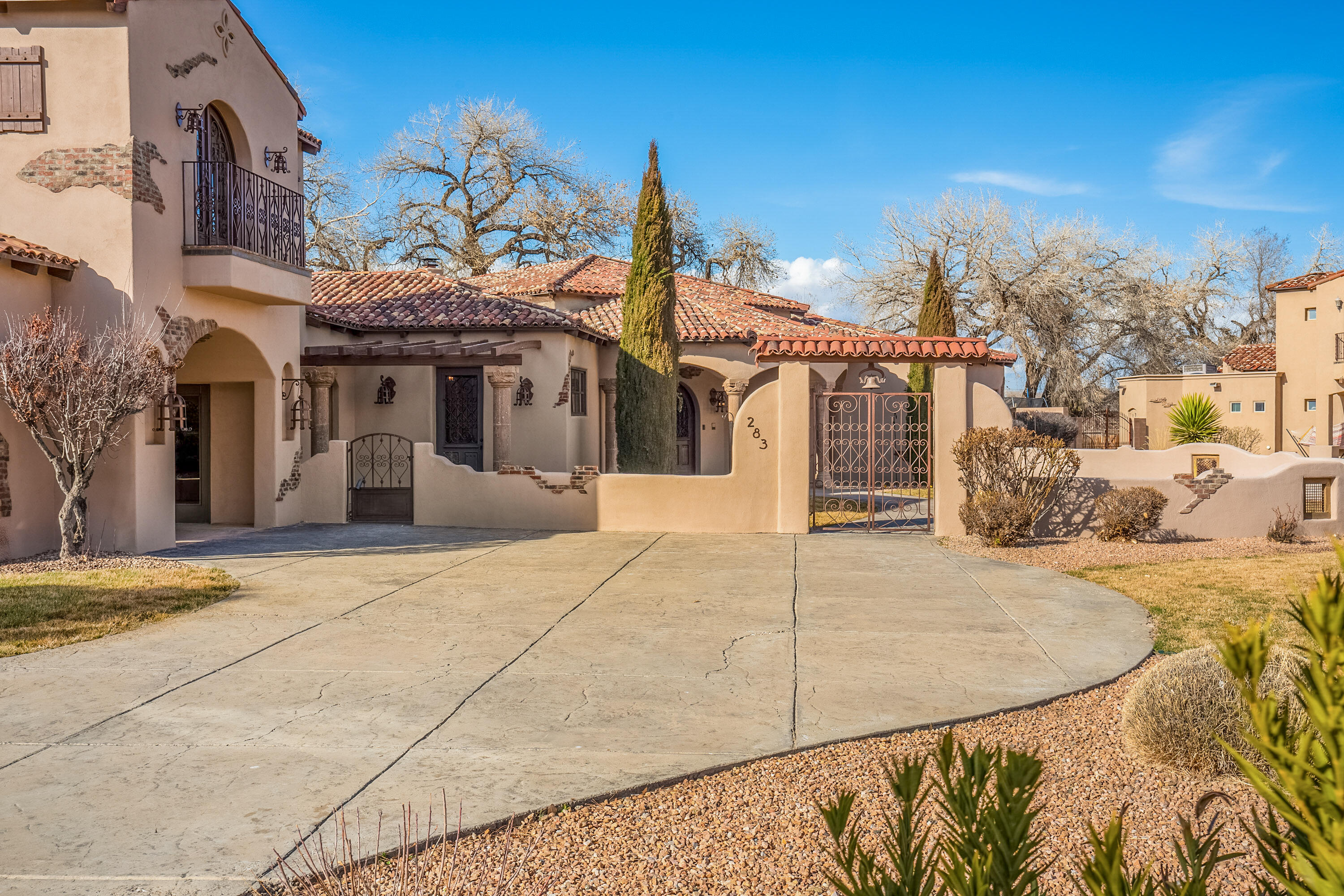 283 Bazan Loop