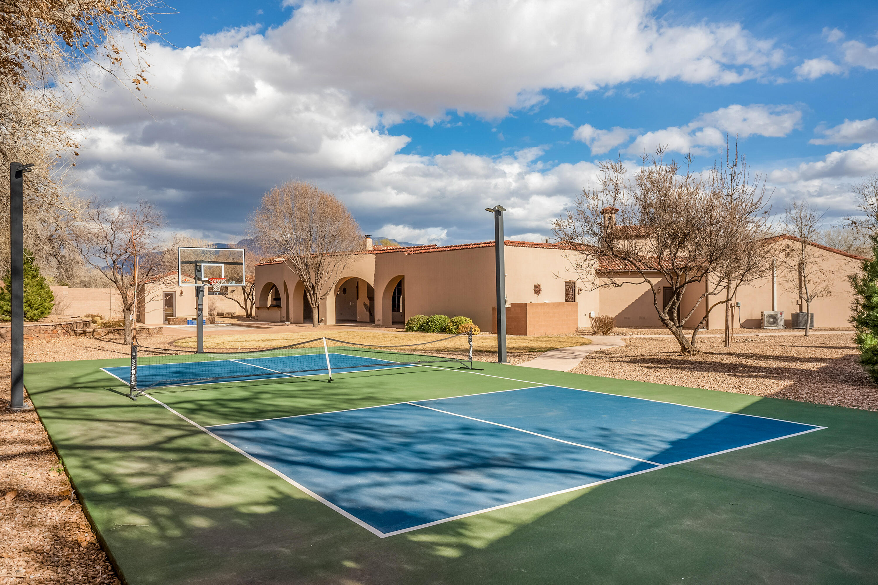 283 Bazan Loop