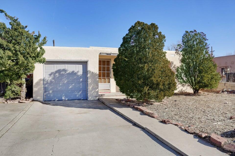 812 Alvarado Drive SE