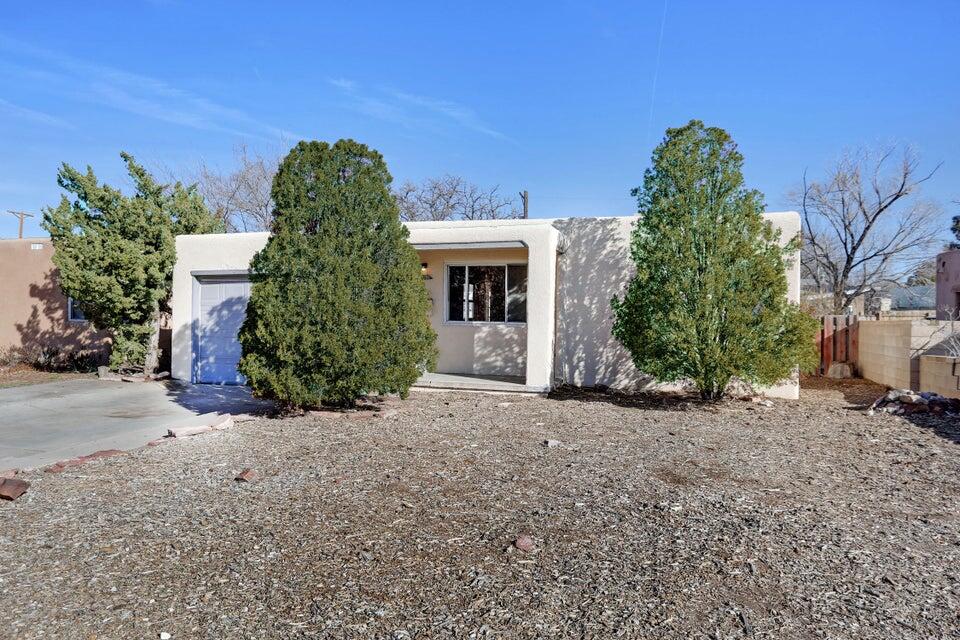 812 Alvarado Drive SE