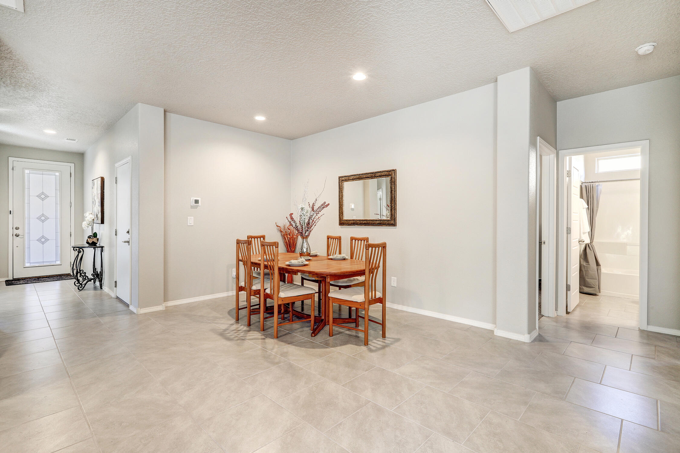 11448 Manzano Vista Avenue SE