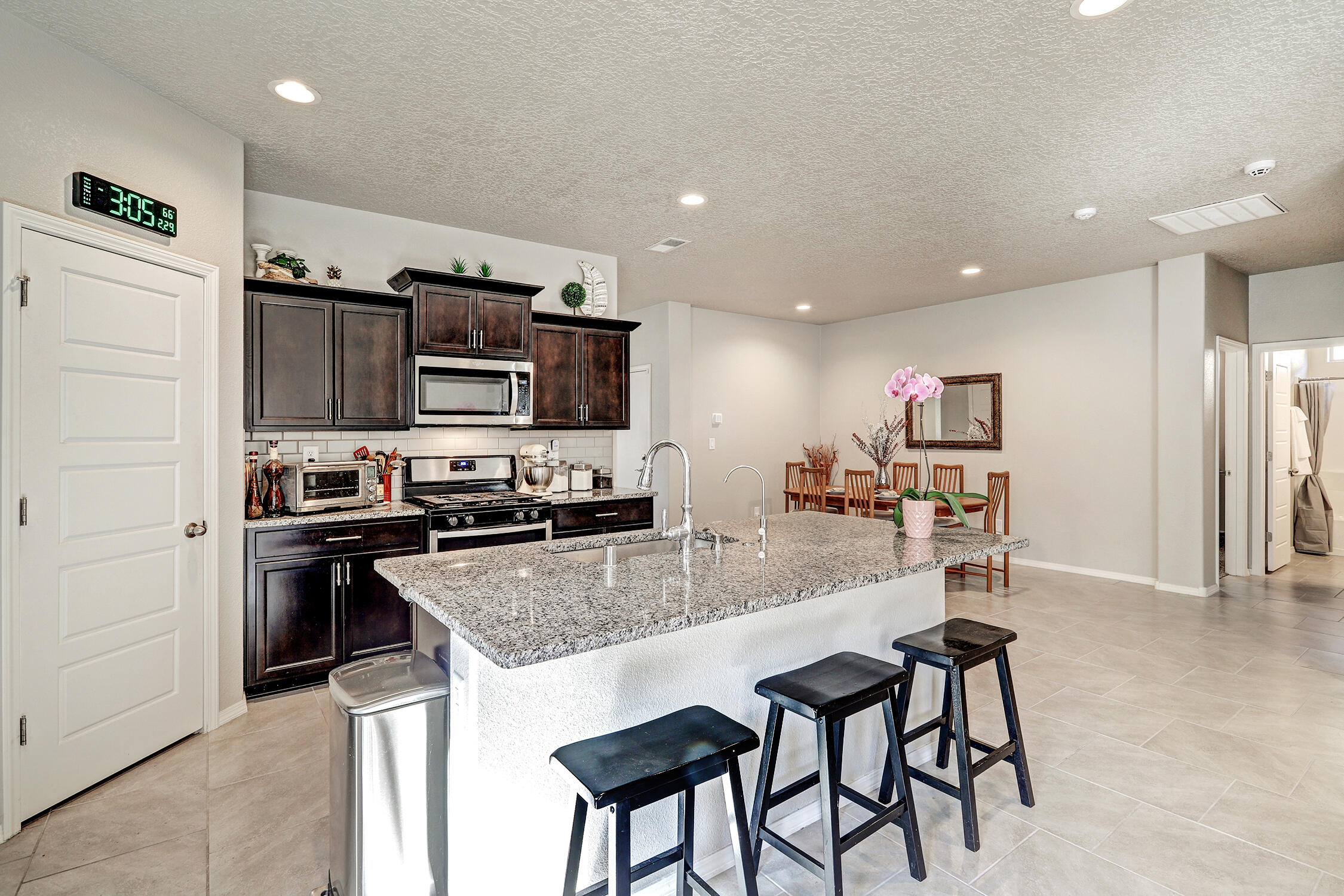 11448 Manzano Vista Avenue SE