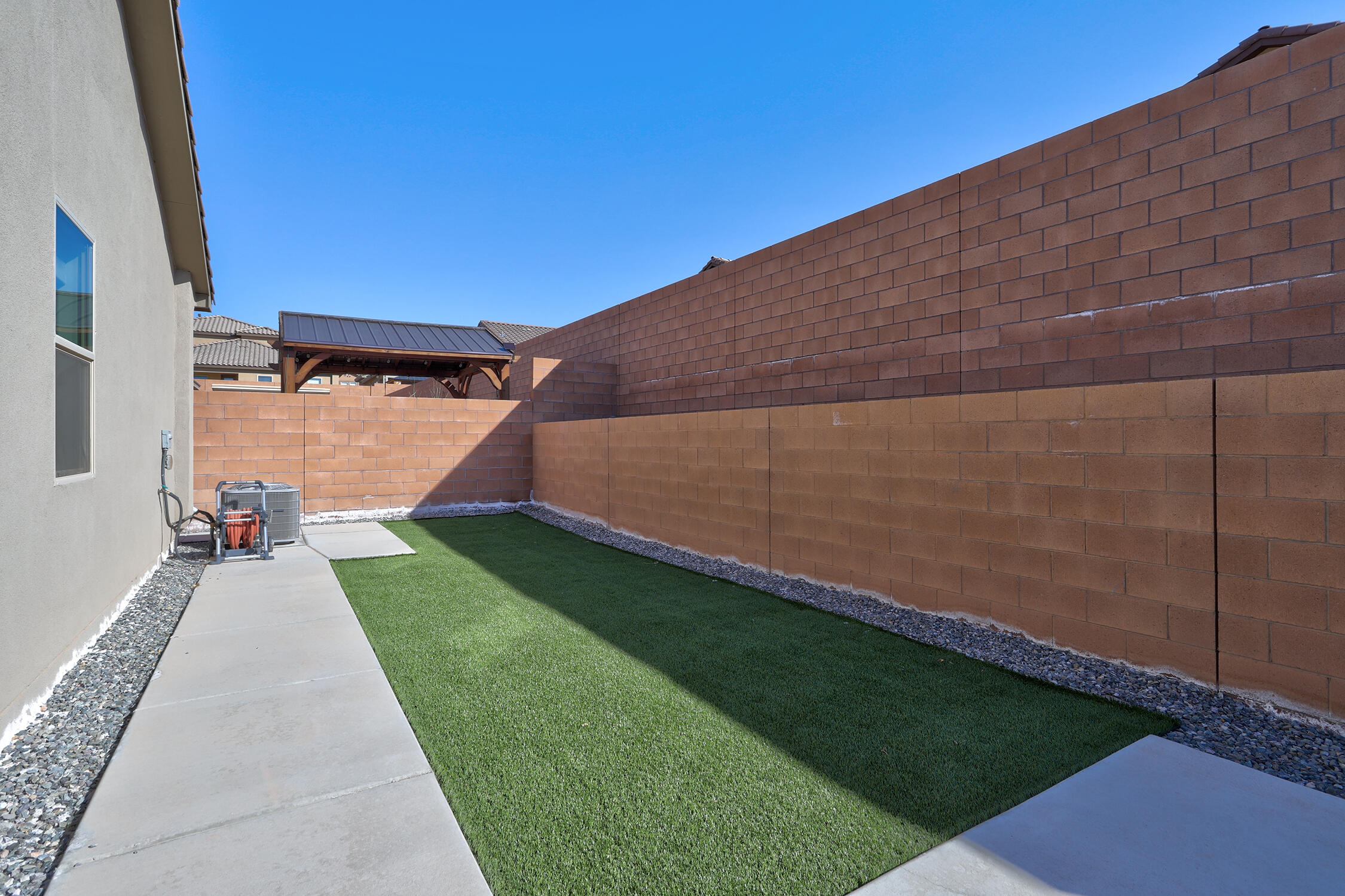 11448 Manzano Vista Avenue SE