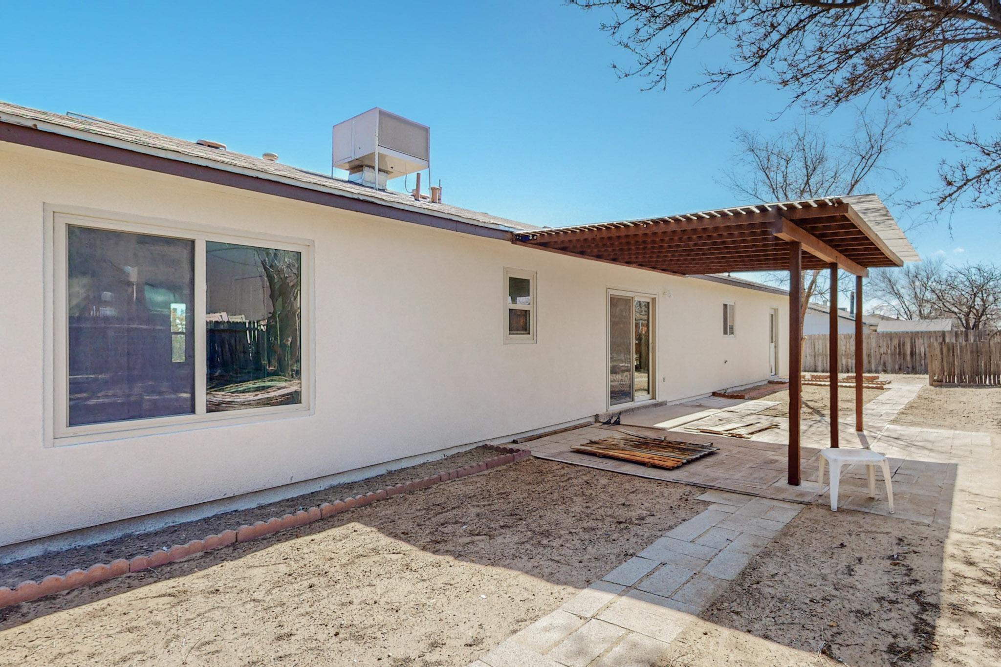 725 Hydra Road SE