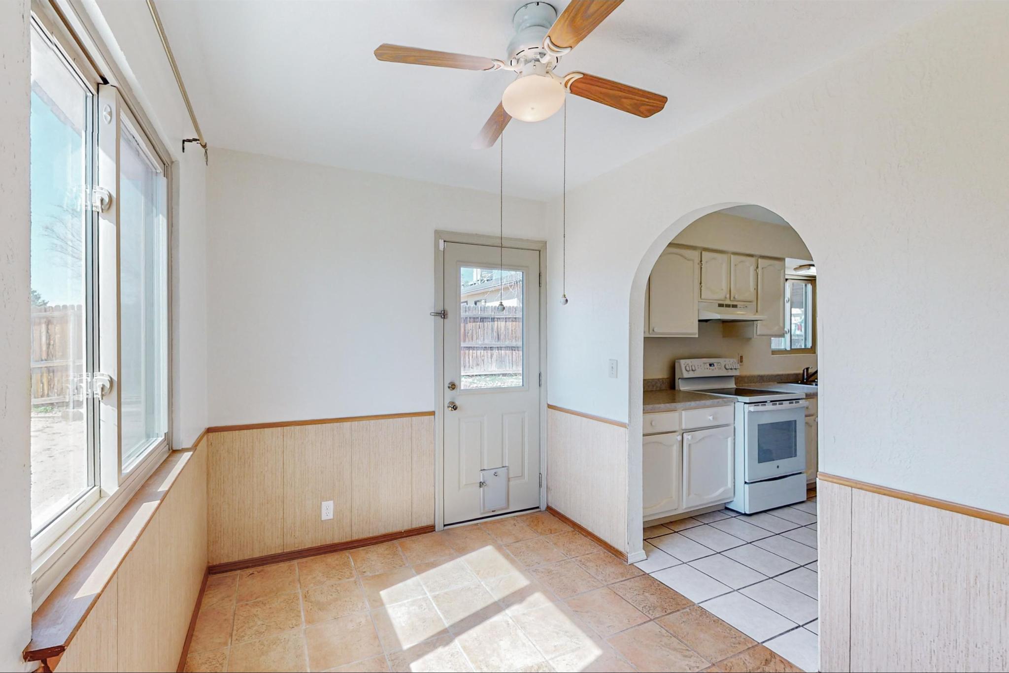 725 Hydra Road SE