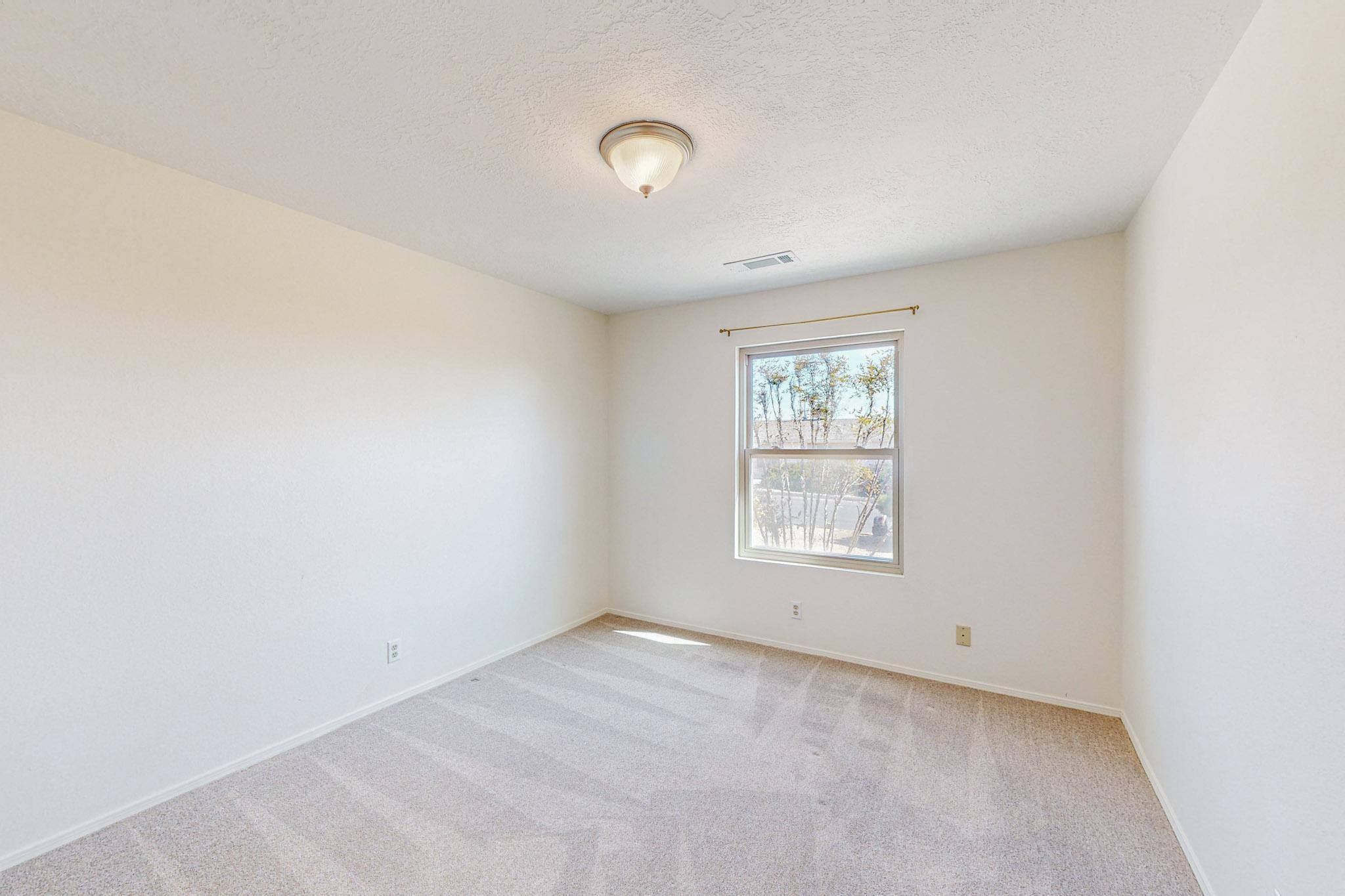 725 Hydra Road SE