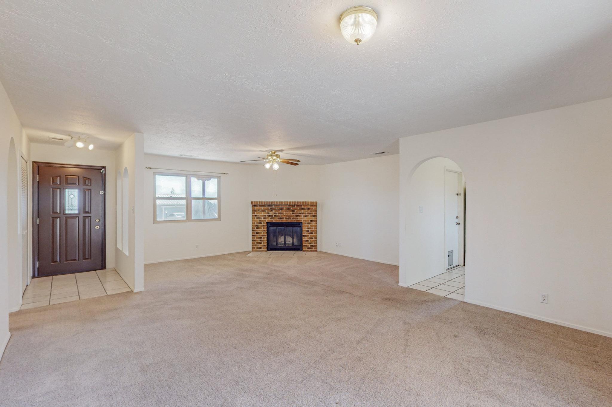 725 Hydra Road SE