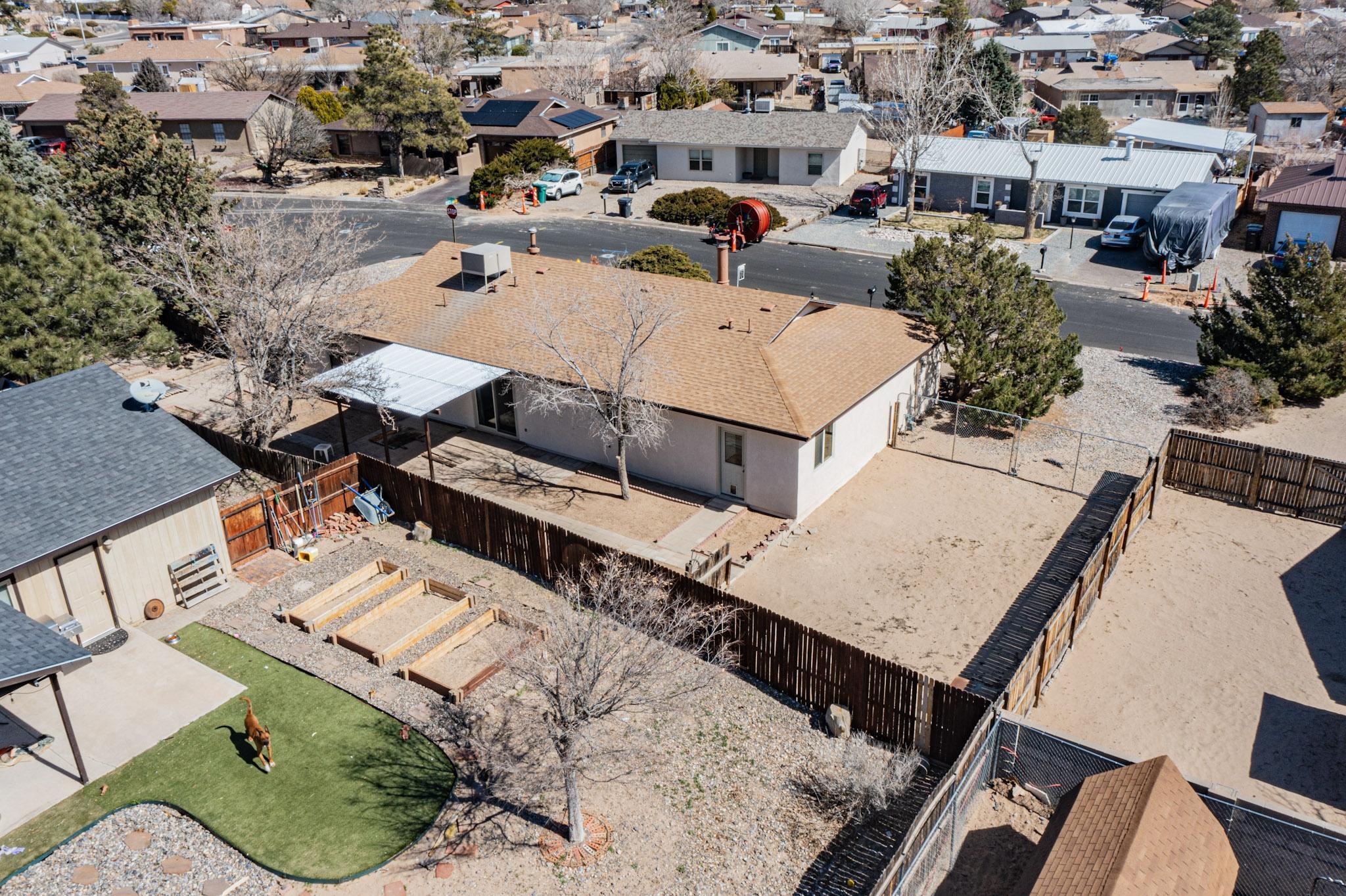 725 Hydra Road SE