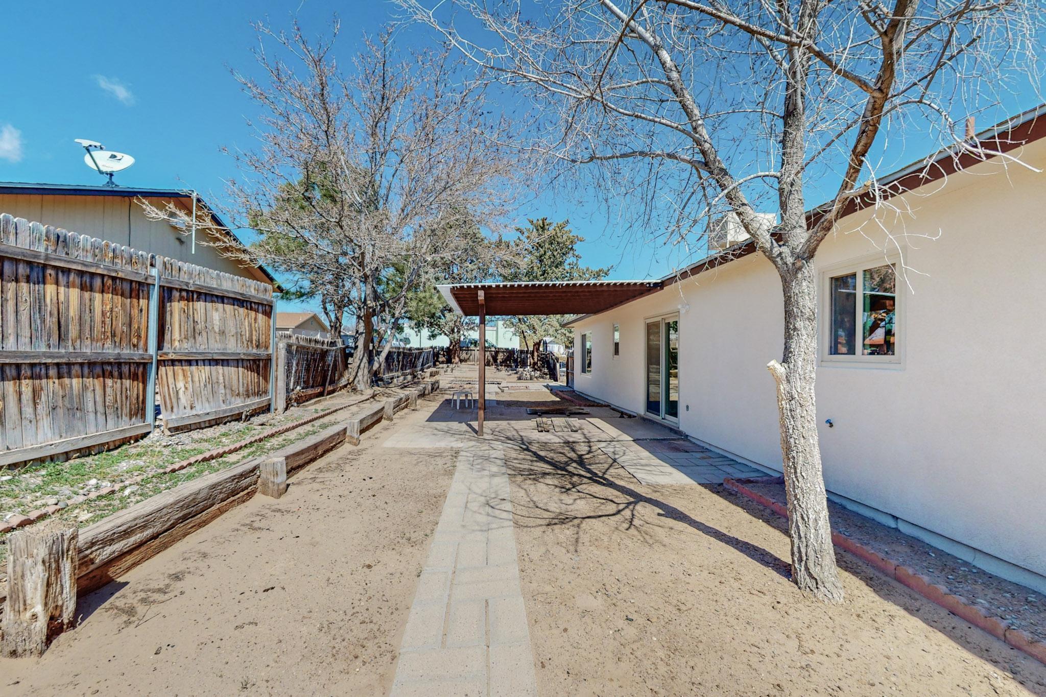 725 Hydra Road SE