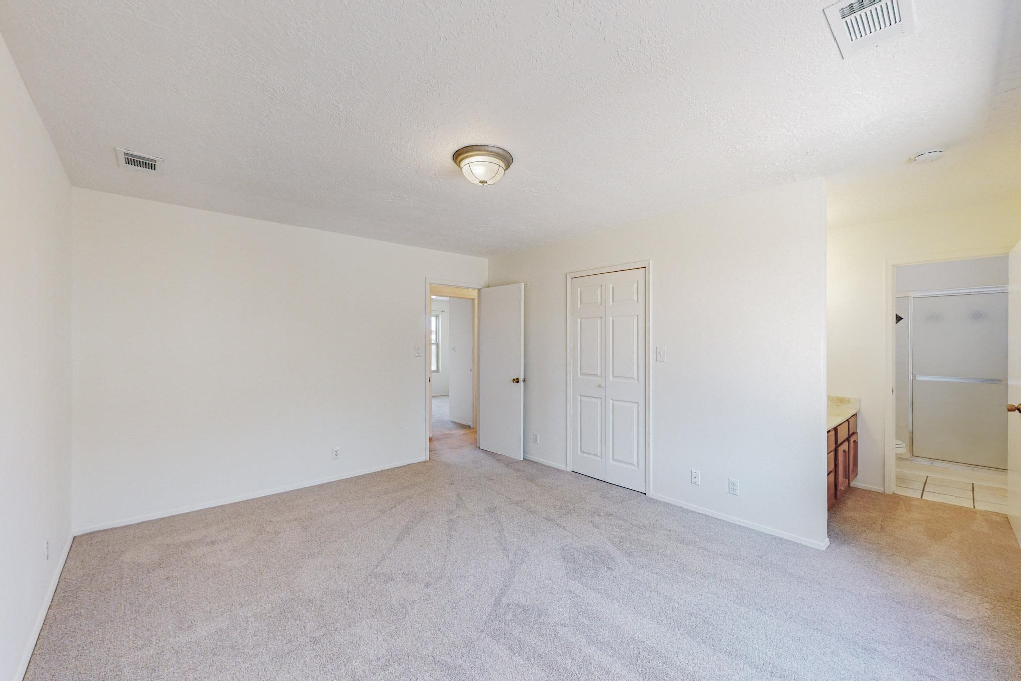725 Hydra Road SE