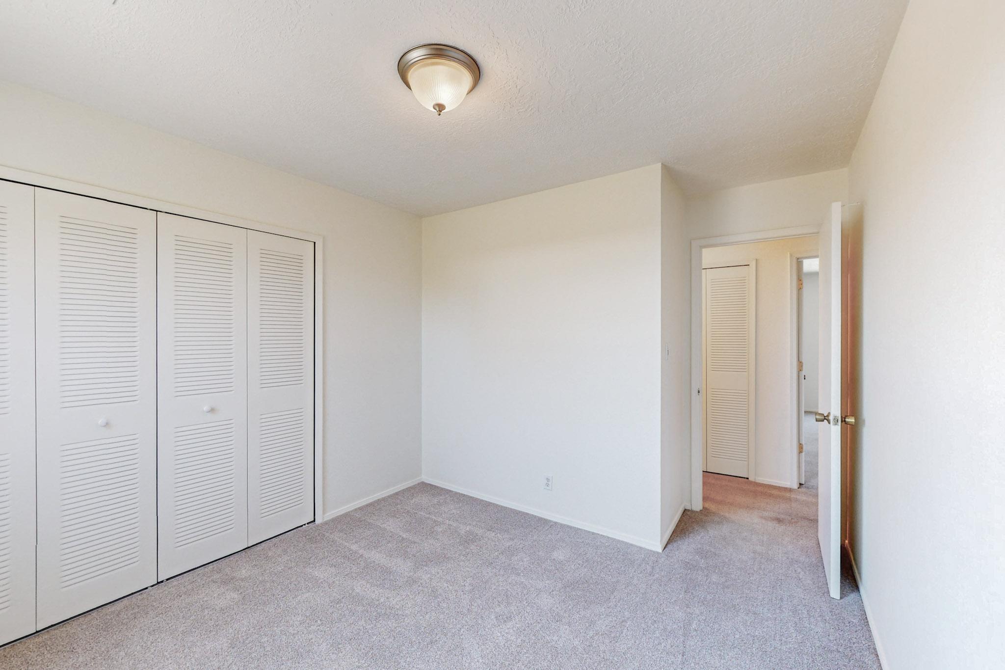 725 Hydra Road SE