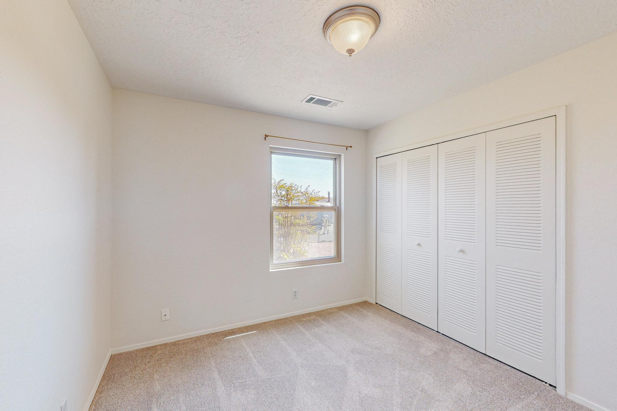 725 Hydra Road SE