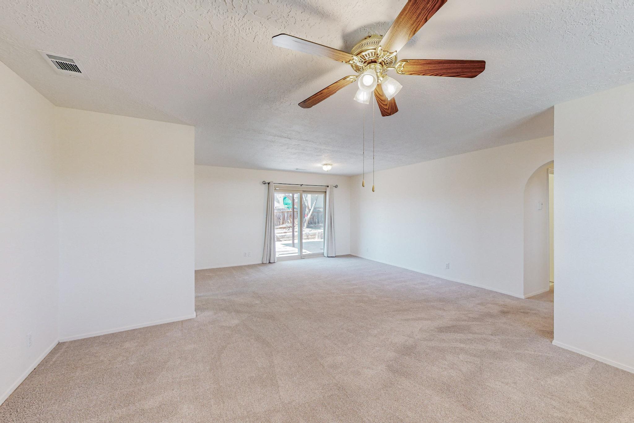 725 Hydra Road SE