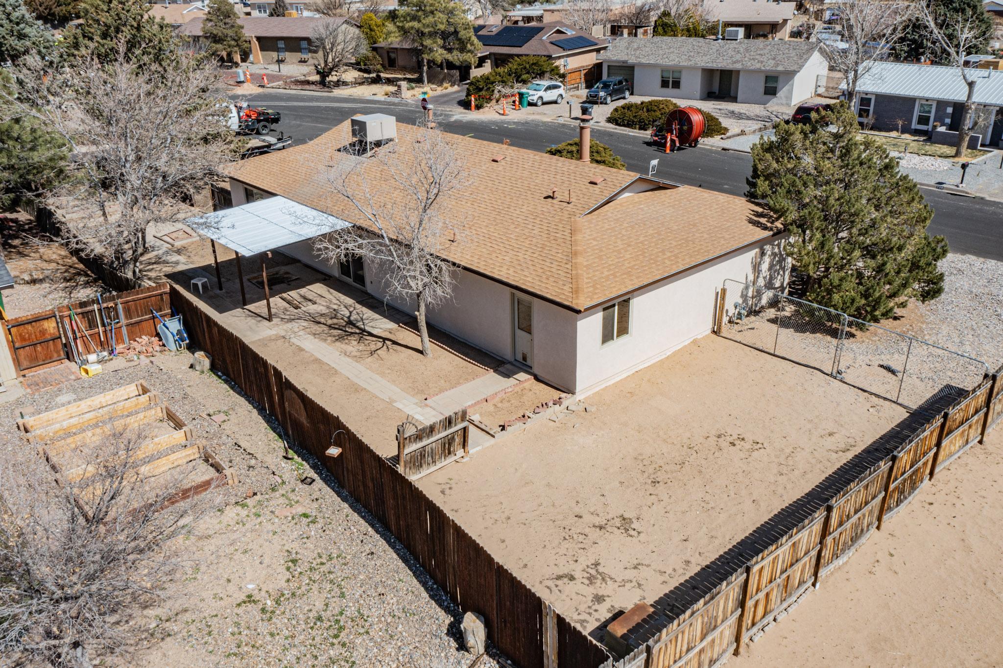 725 Hydra Road SE