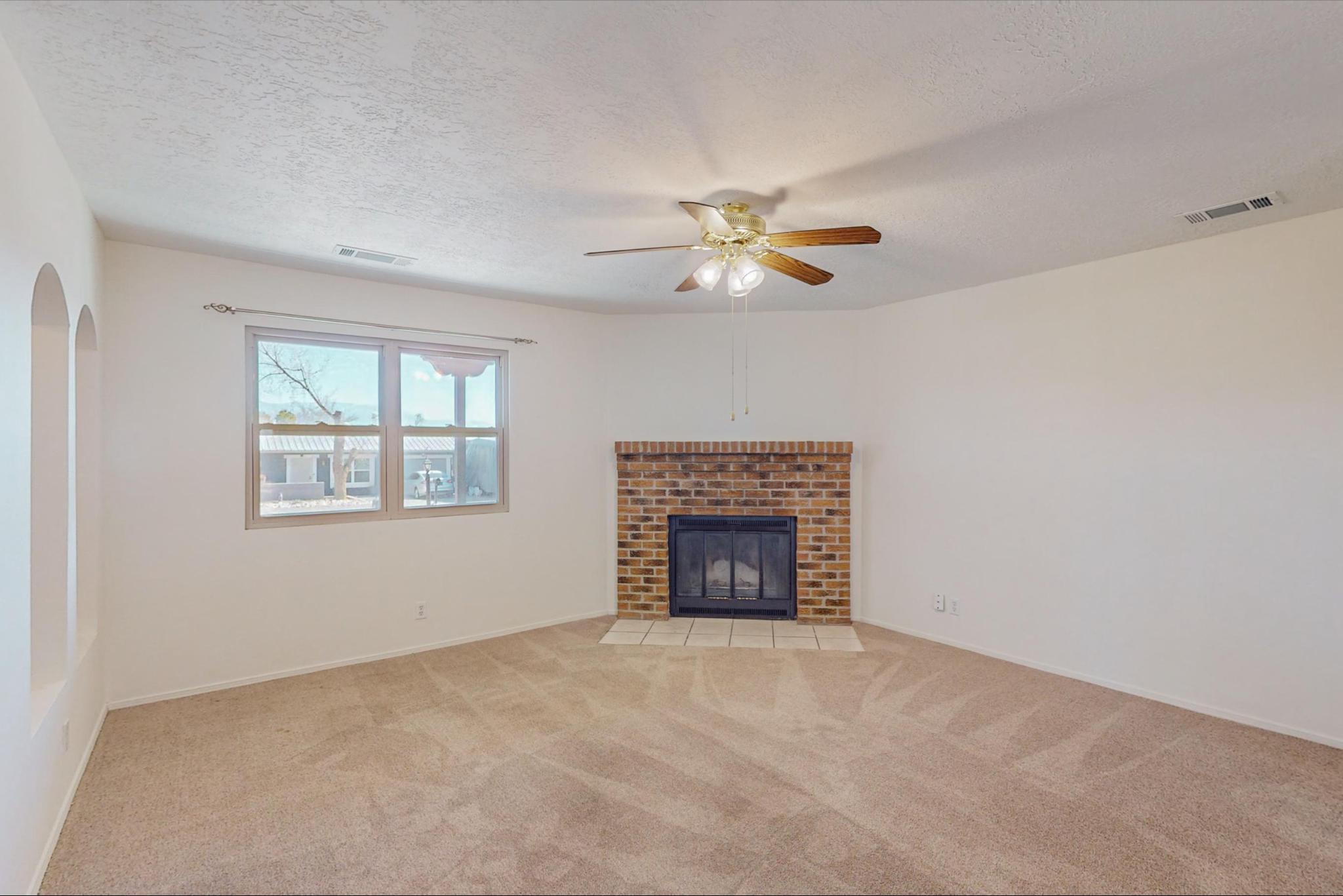 725 Hydra Road SE