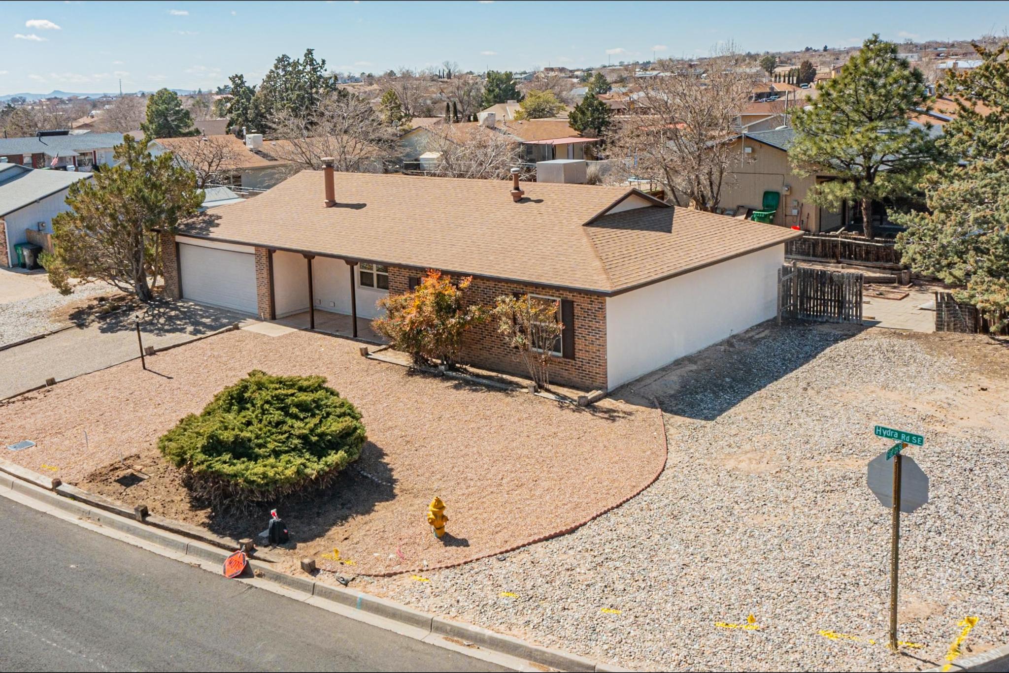 725 Hydra Road SE