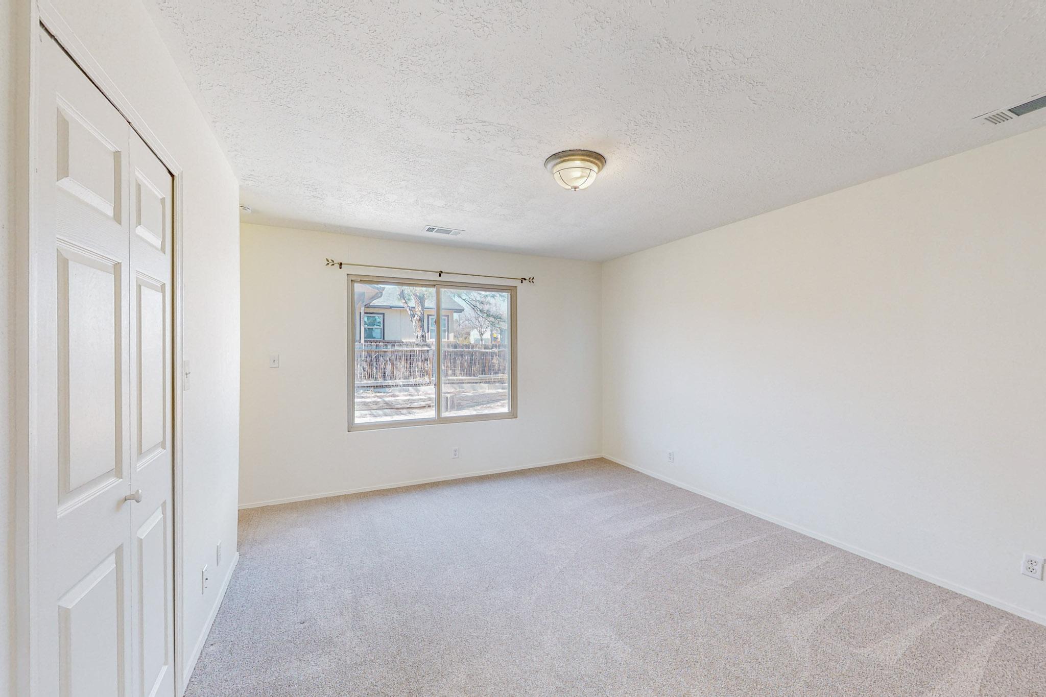 725 Hydra Road SE
