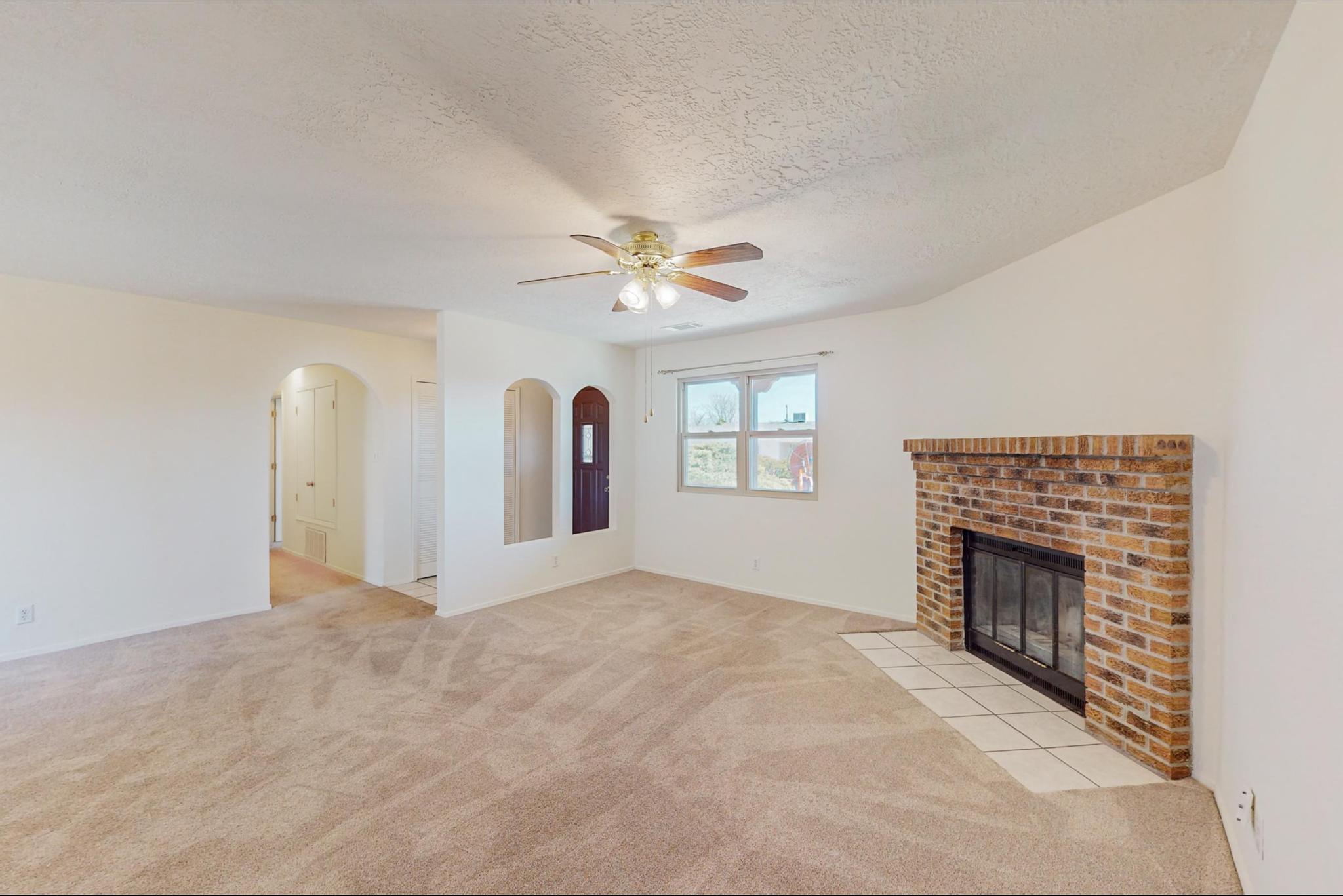 725 Hydra Road SE