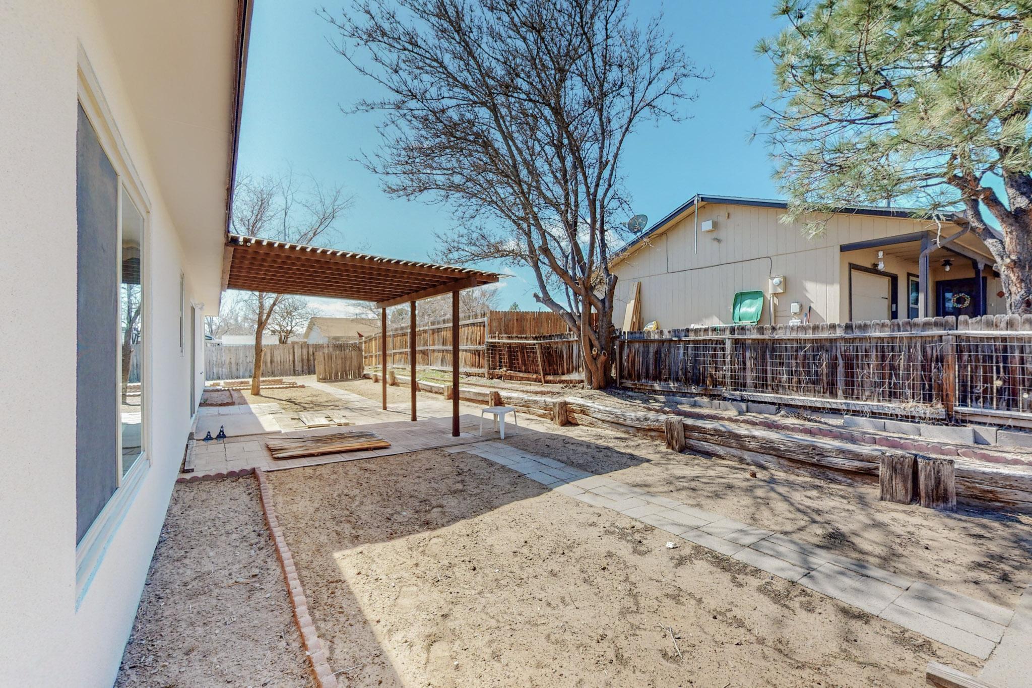 725 Hydra Road SE