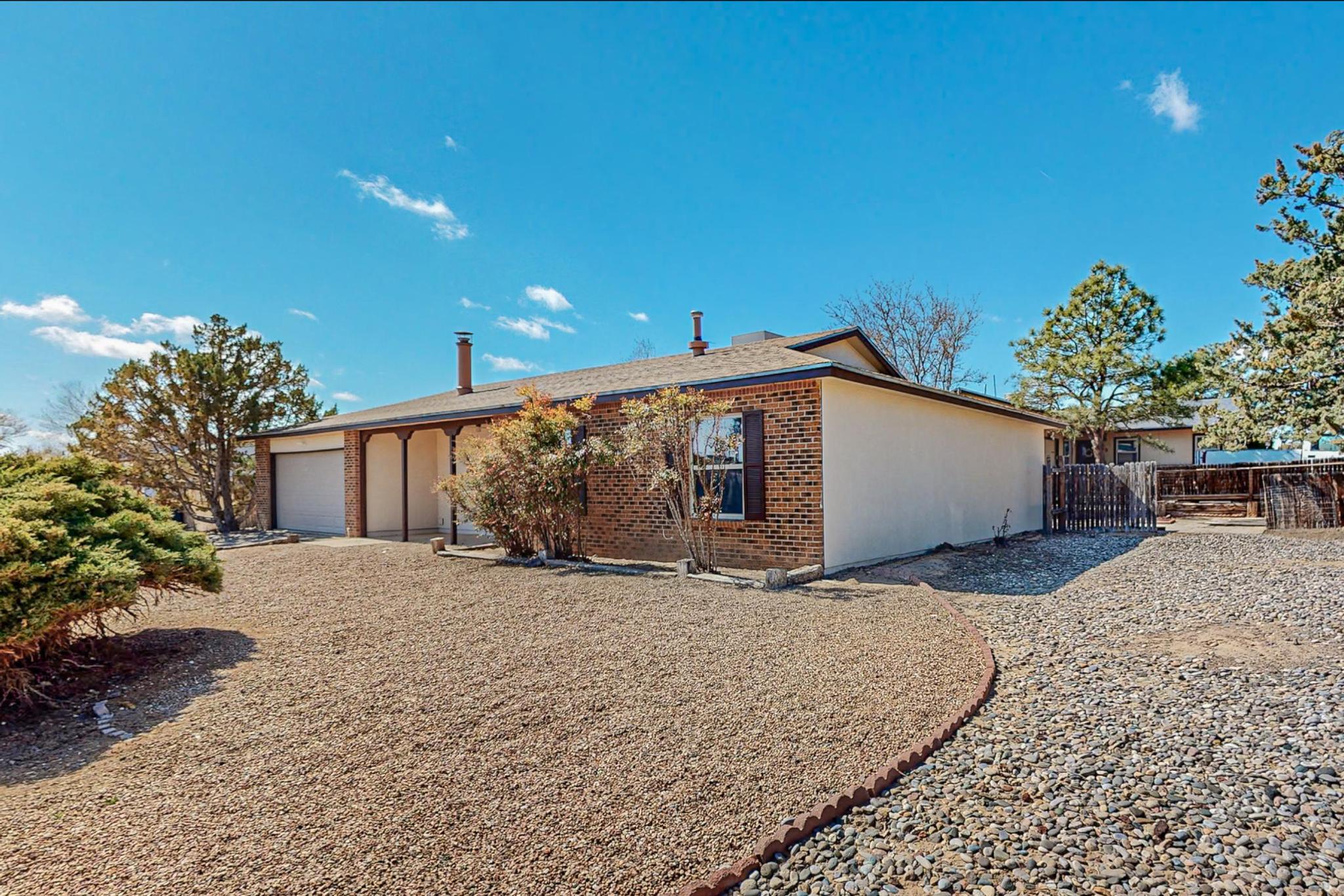 725 Hydra Road SE