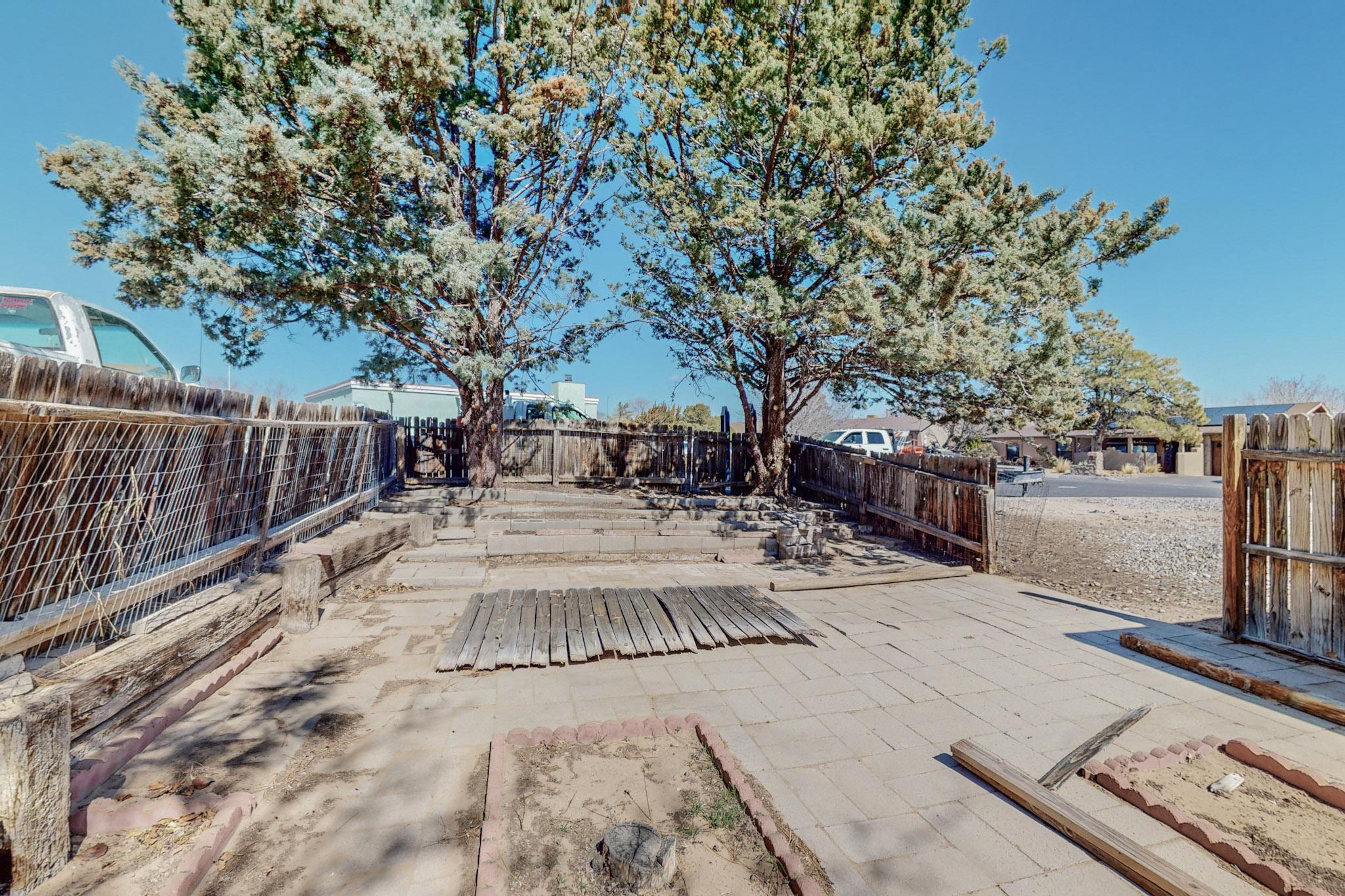 725 Hydra Road SE