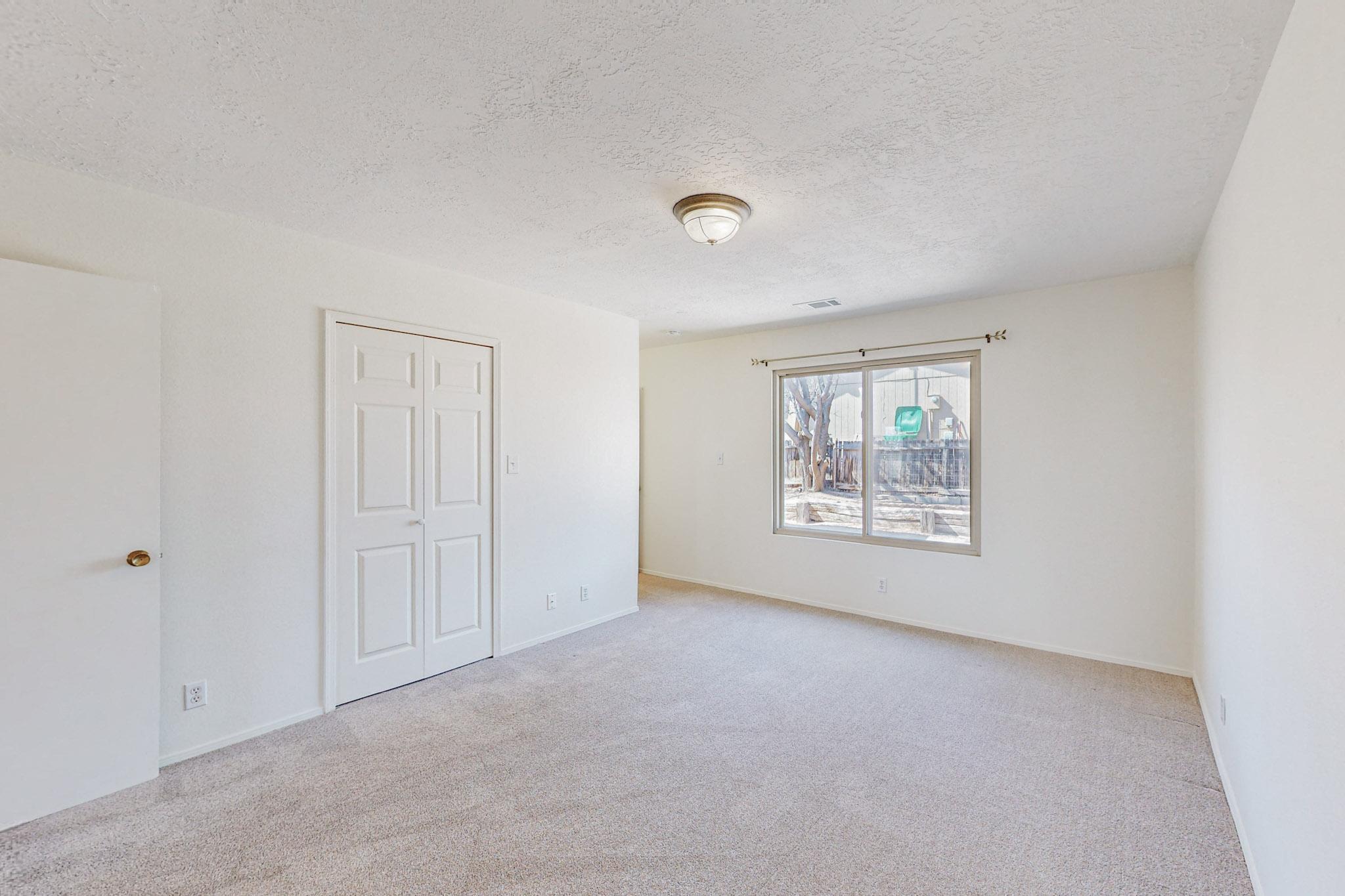 725 Hydra Road SE