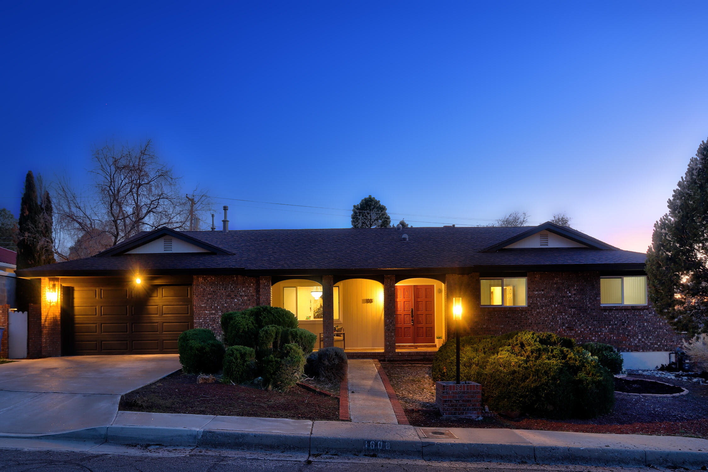1008 Cuatro Cerros Trail SE