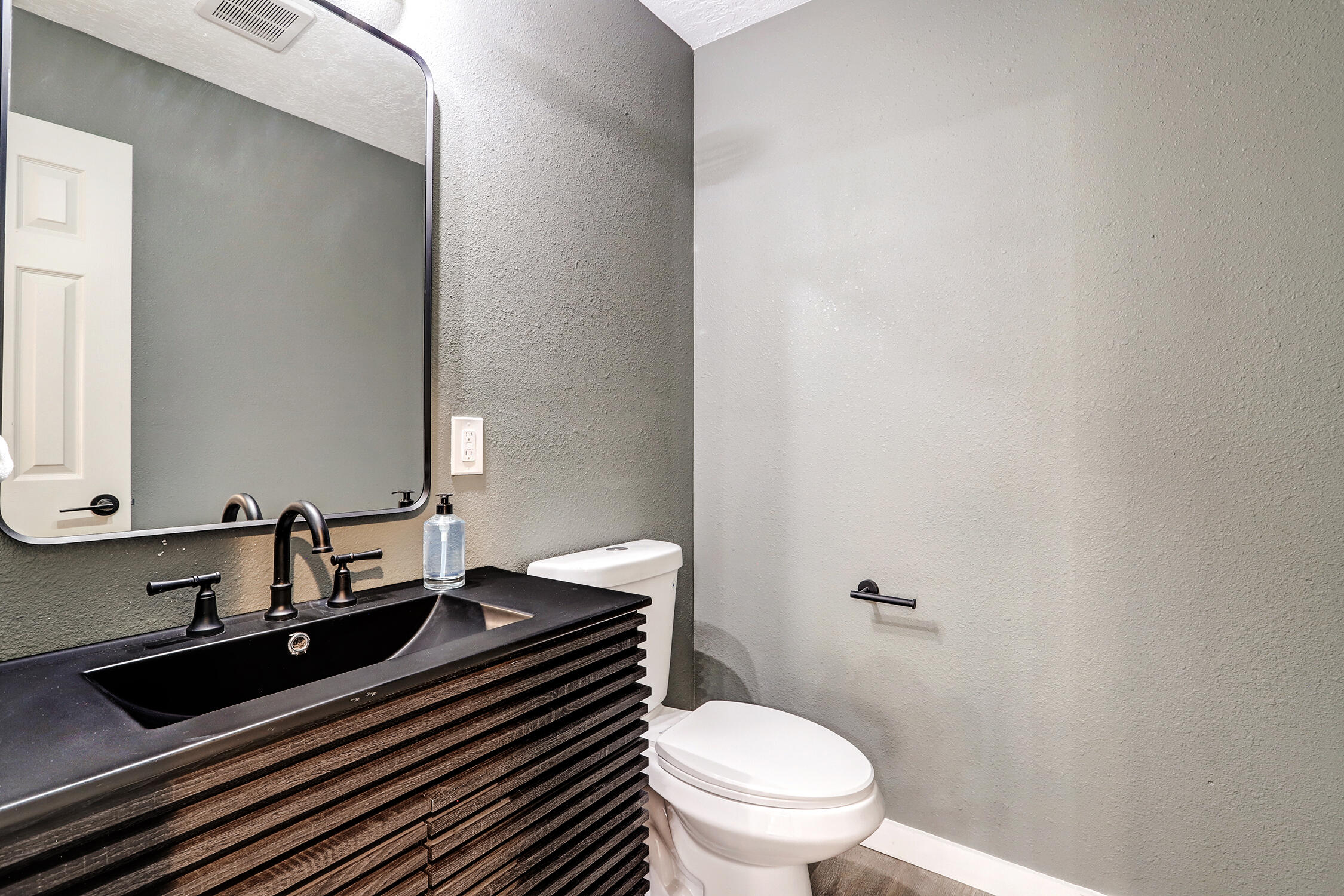 1008 Cuatro Cerros Trail SE