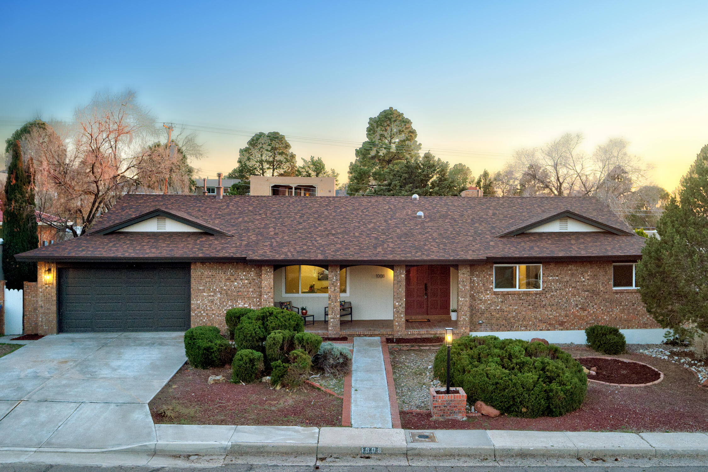 1008 Cuatro Cerros Trail SE