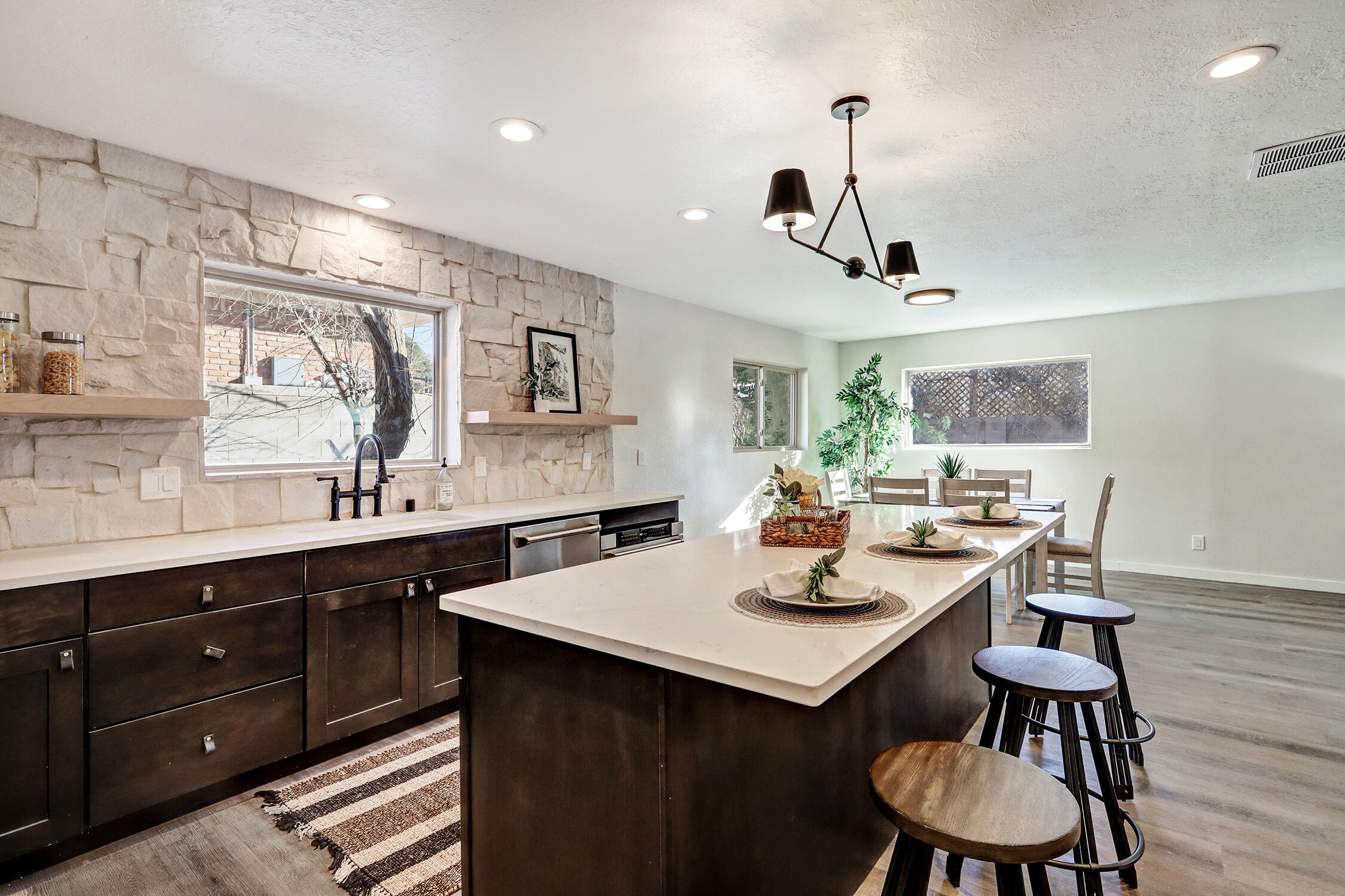 1008 Cuatro Cerros Trail SE