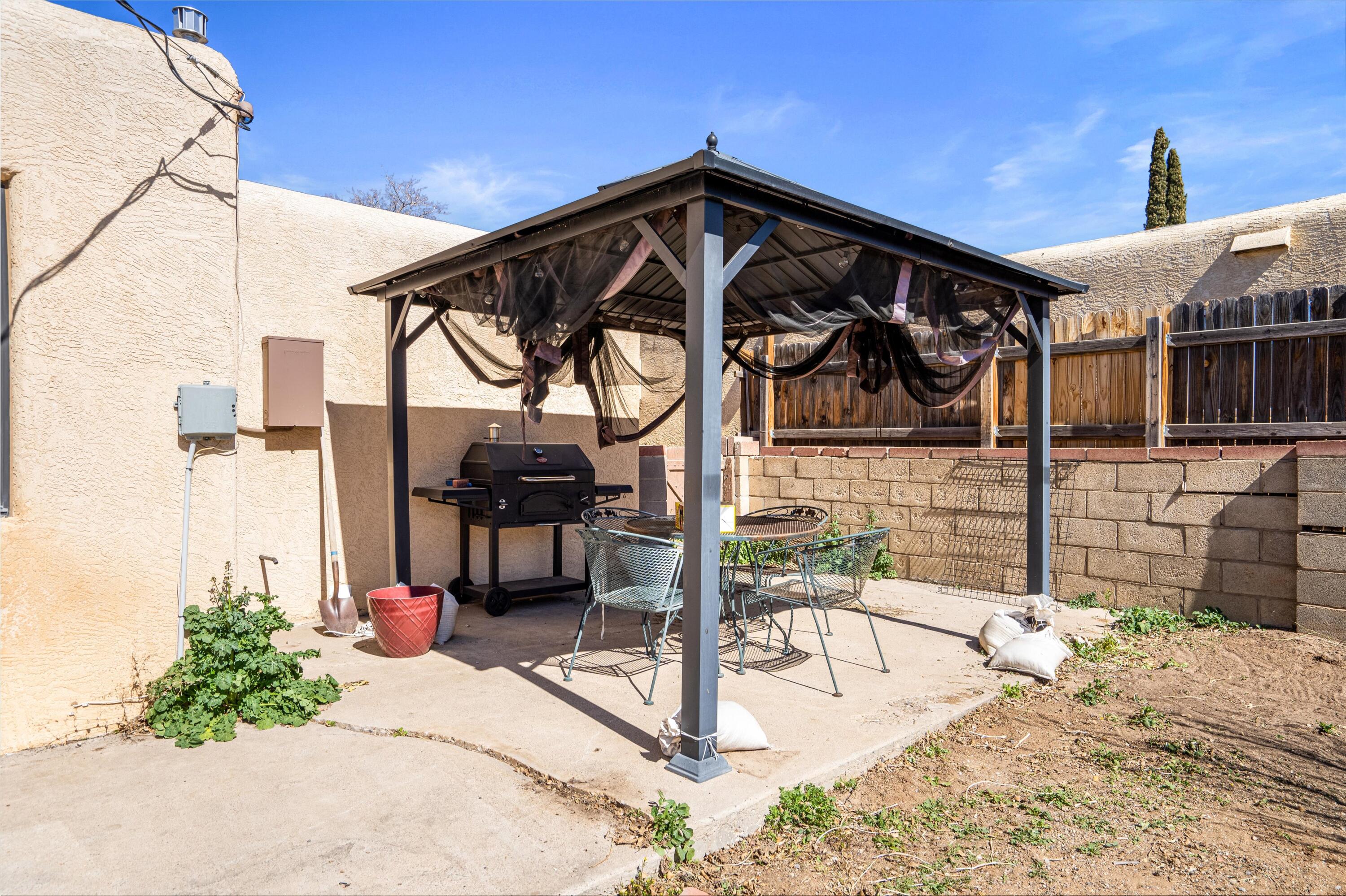 9900 Leyendecker Road NE