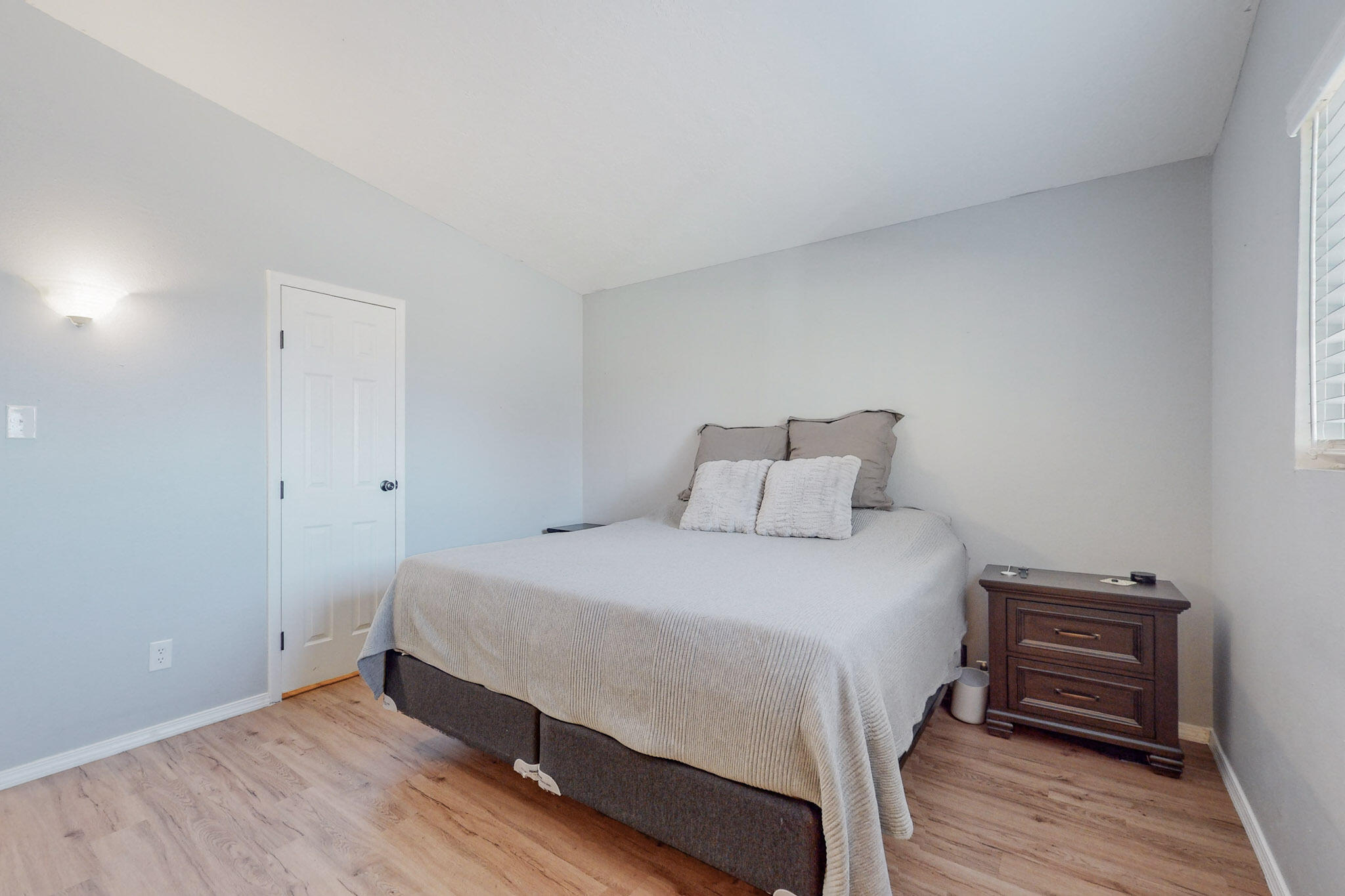 13009 Alice Avenue NE