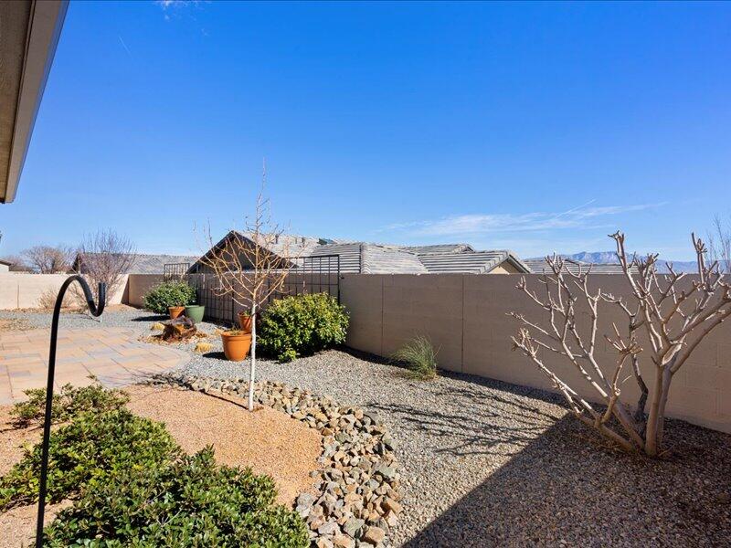 2624 La Luz Circle NE